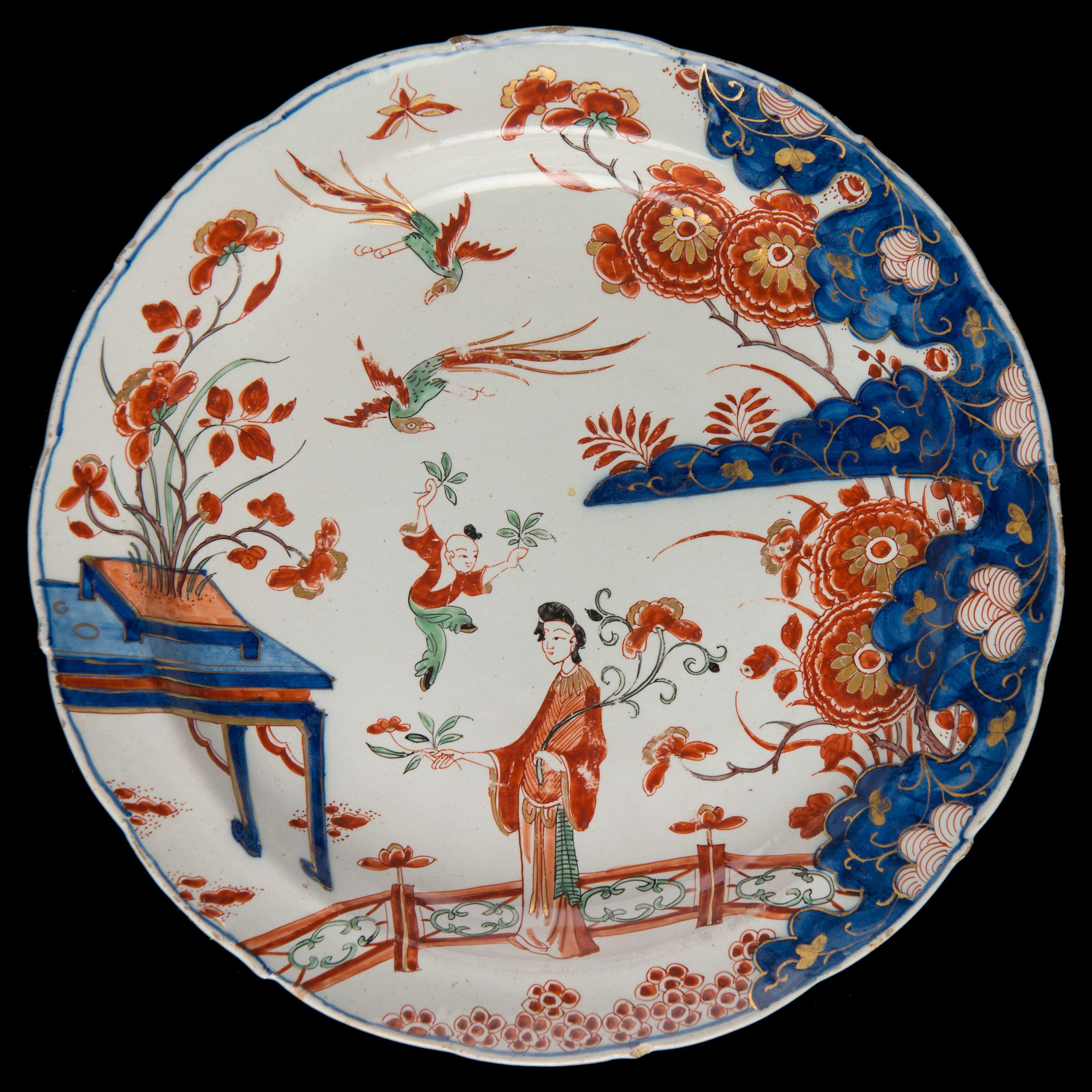 Ceramic Polychrome and gilded chinoiserie plate, Delft, 1701-1722  The Greek A pottery For Sale