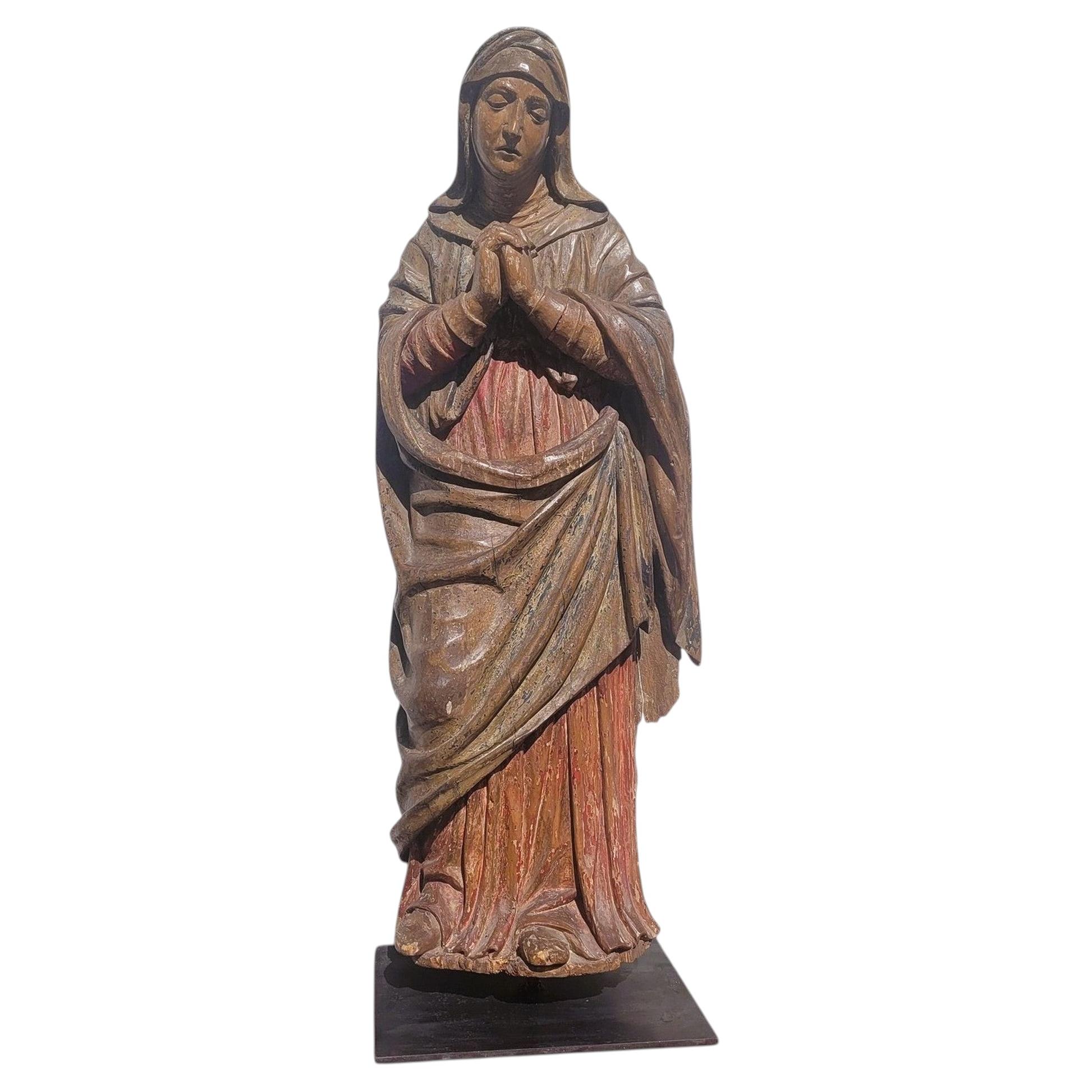 Polychrome Carved Wooden Virgin In Prayer, 16th Century, Italy For Sale