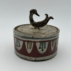 Maceta con tapa de cerámica policromada Firmada Jean Derval, hacia 1970