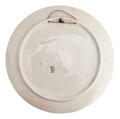 Plato de cerámica policromada producido por SICA, década de 1940
