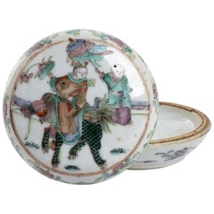 Boîte en porcelaine chinoise polychrome avec couvercle, Chine, début du 20e siècle