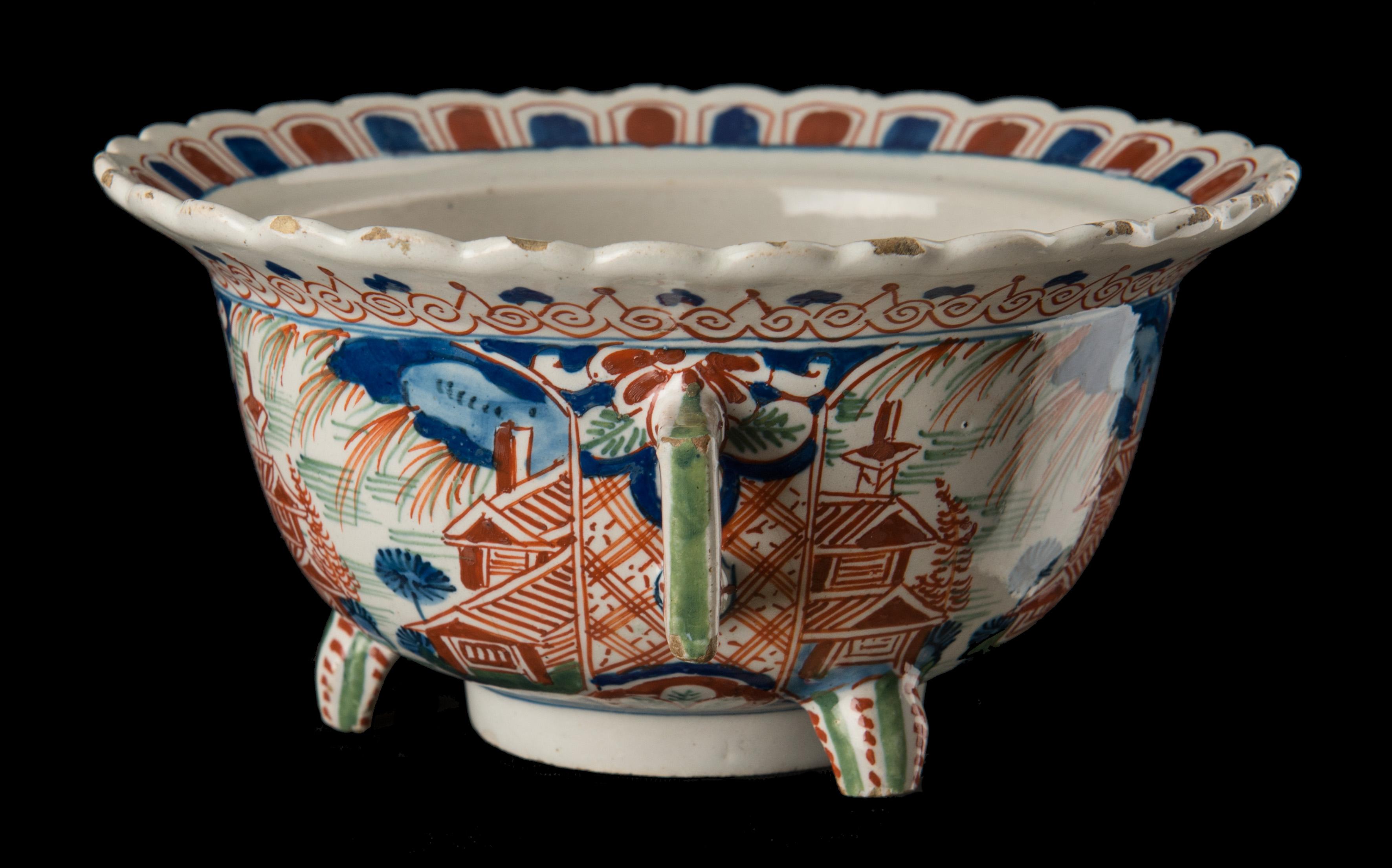 Hand-Painted Polychrome Chinoiserie Bowl, Delft, 1710-1730 For Sale