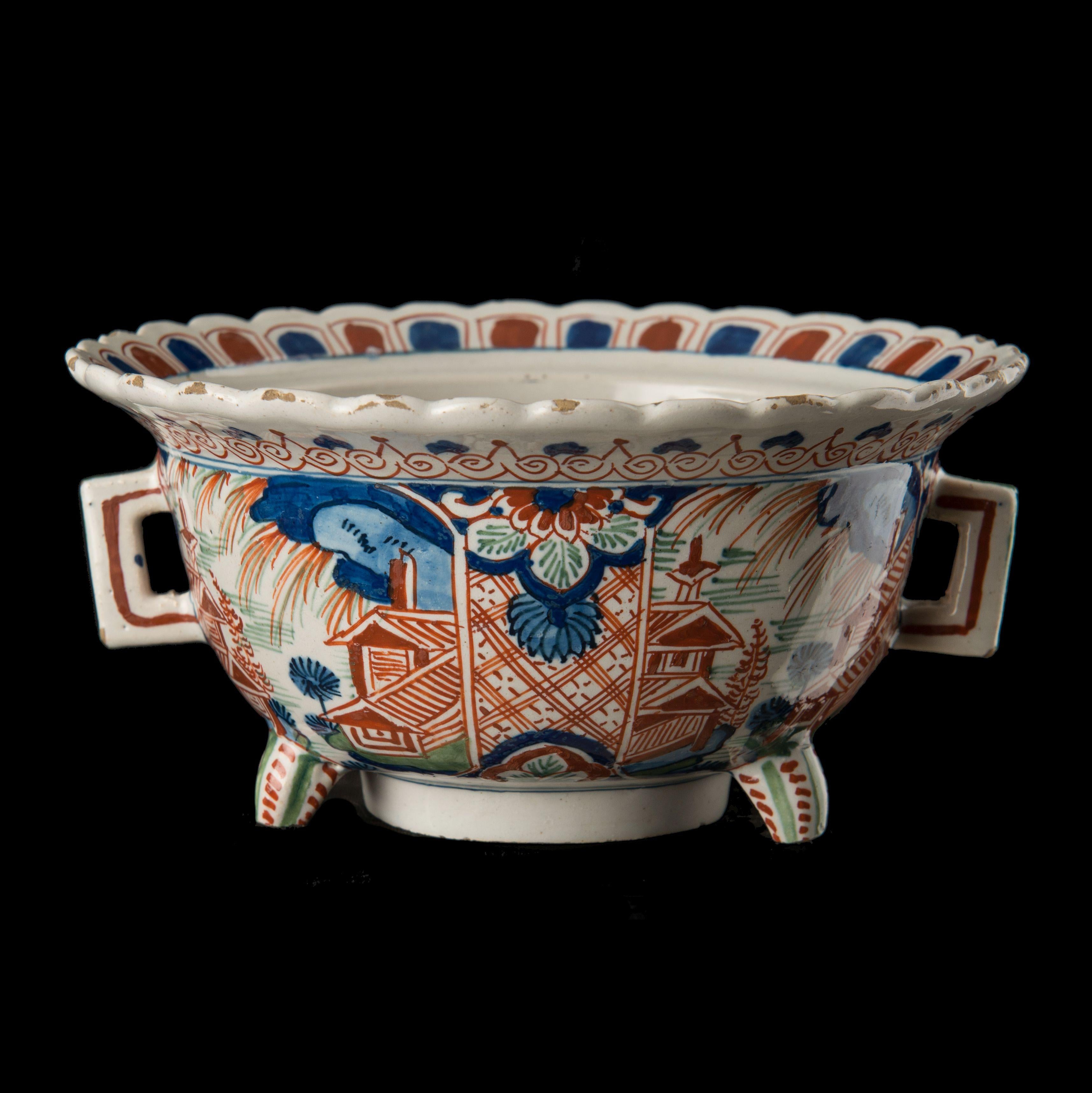 Polychrome Chinoiserie Bowl, Delft, 1710-1730 For Sale 1