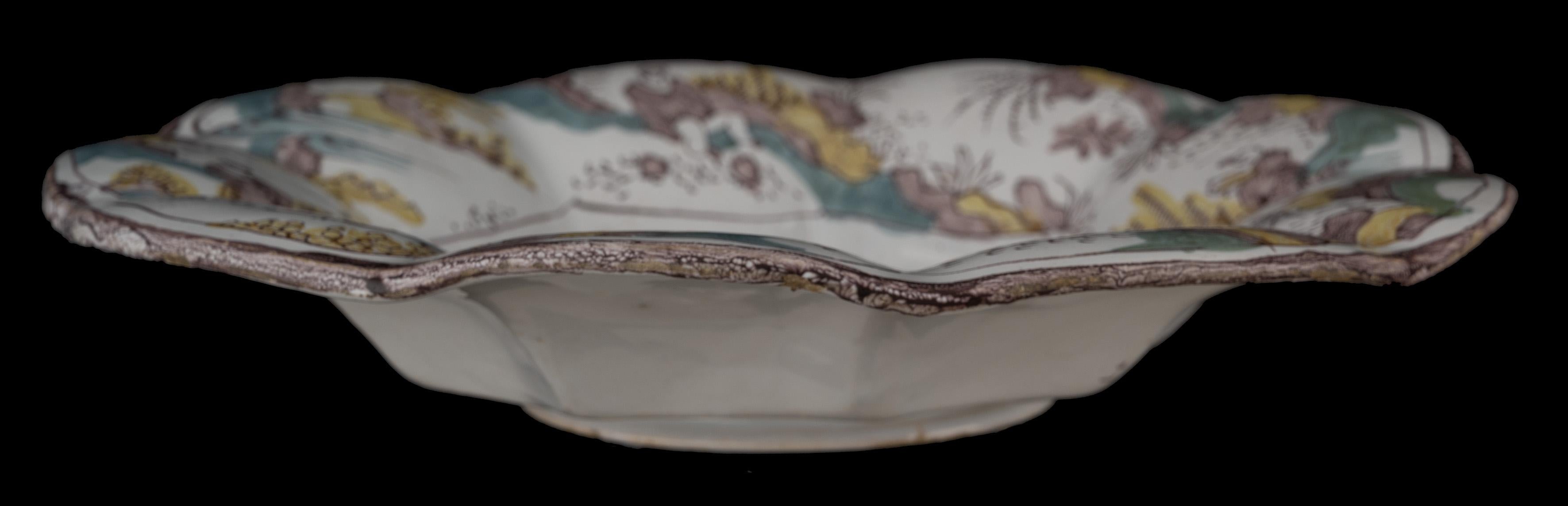 Dutch Polychrome Chinoiserie Lobed Dish Delft, 1680-1690 For Sale