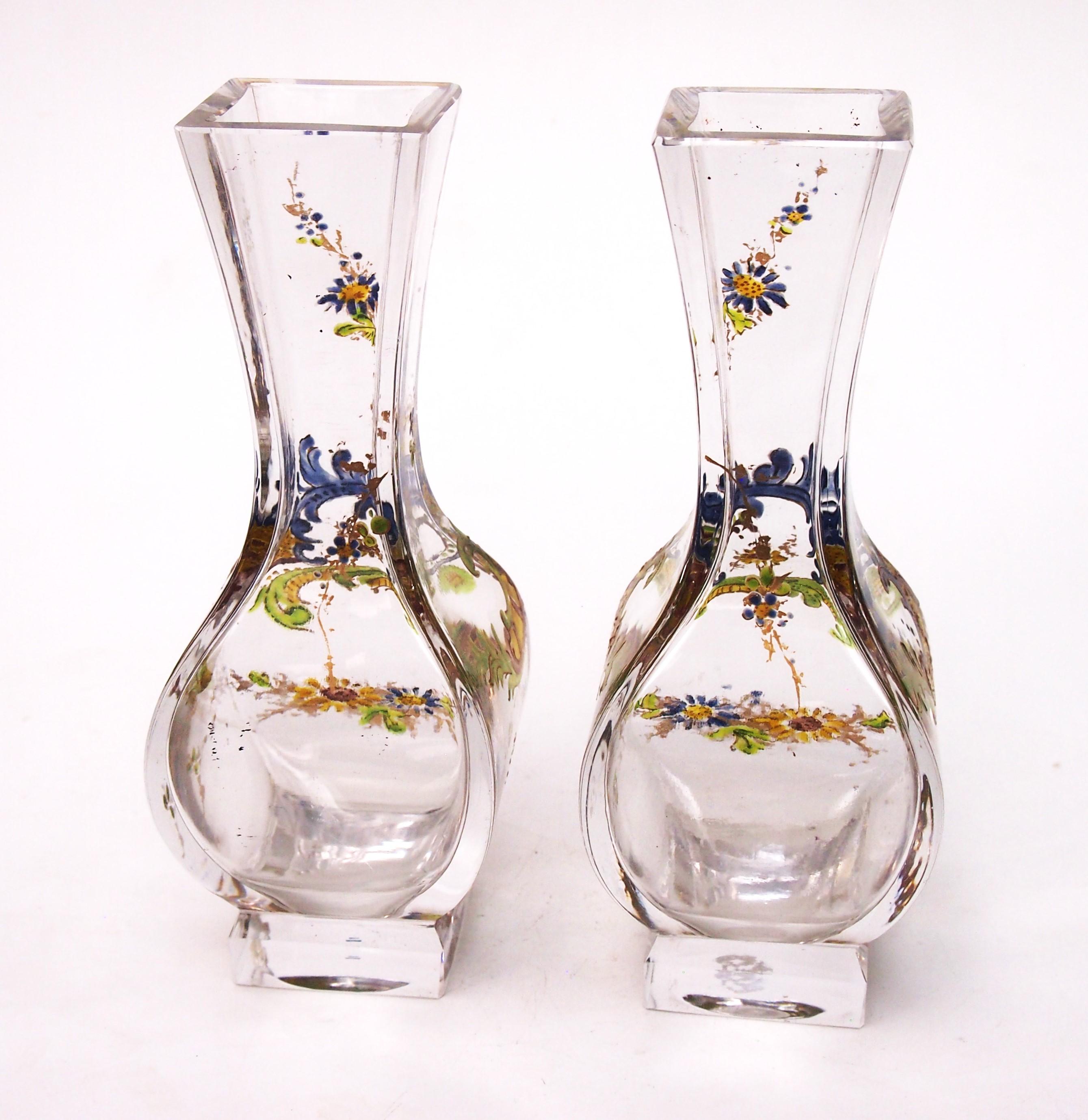 Esmalte policromado Renacimiento Rococó  Jarrones para Baccarat c1895 sobre piezas en bruto de Chinoiserie Francés en venta