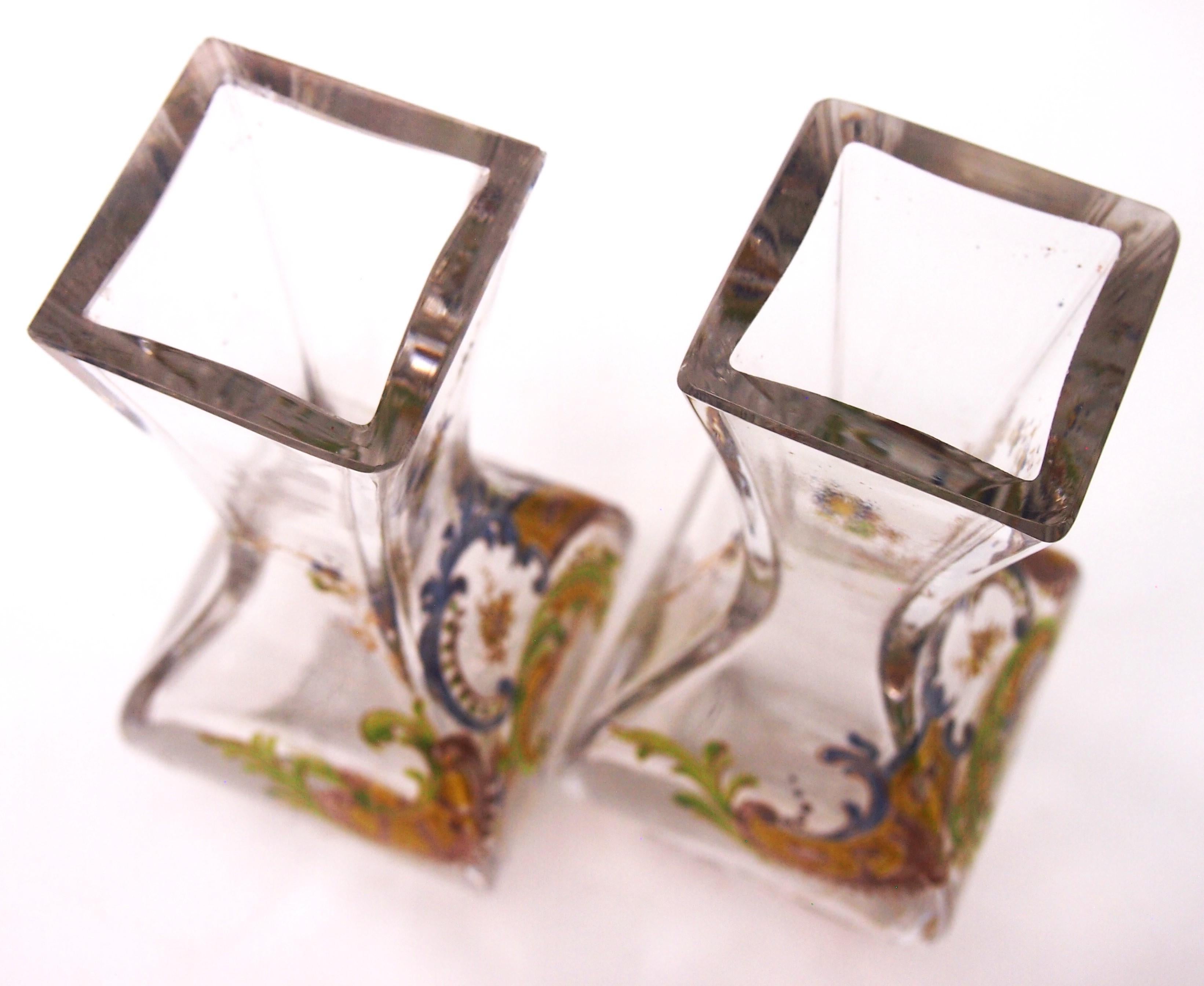 Esmalte policromado Renacimiento Rococó  Jarrones para Baccarat c1895 sobre piezas en bruto de Chinoiserie Cristal en venta