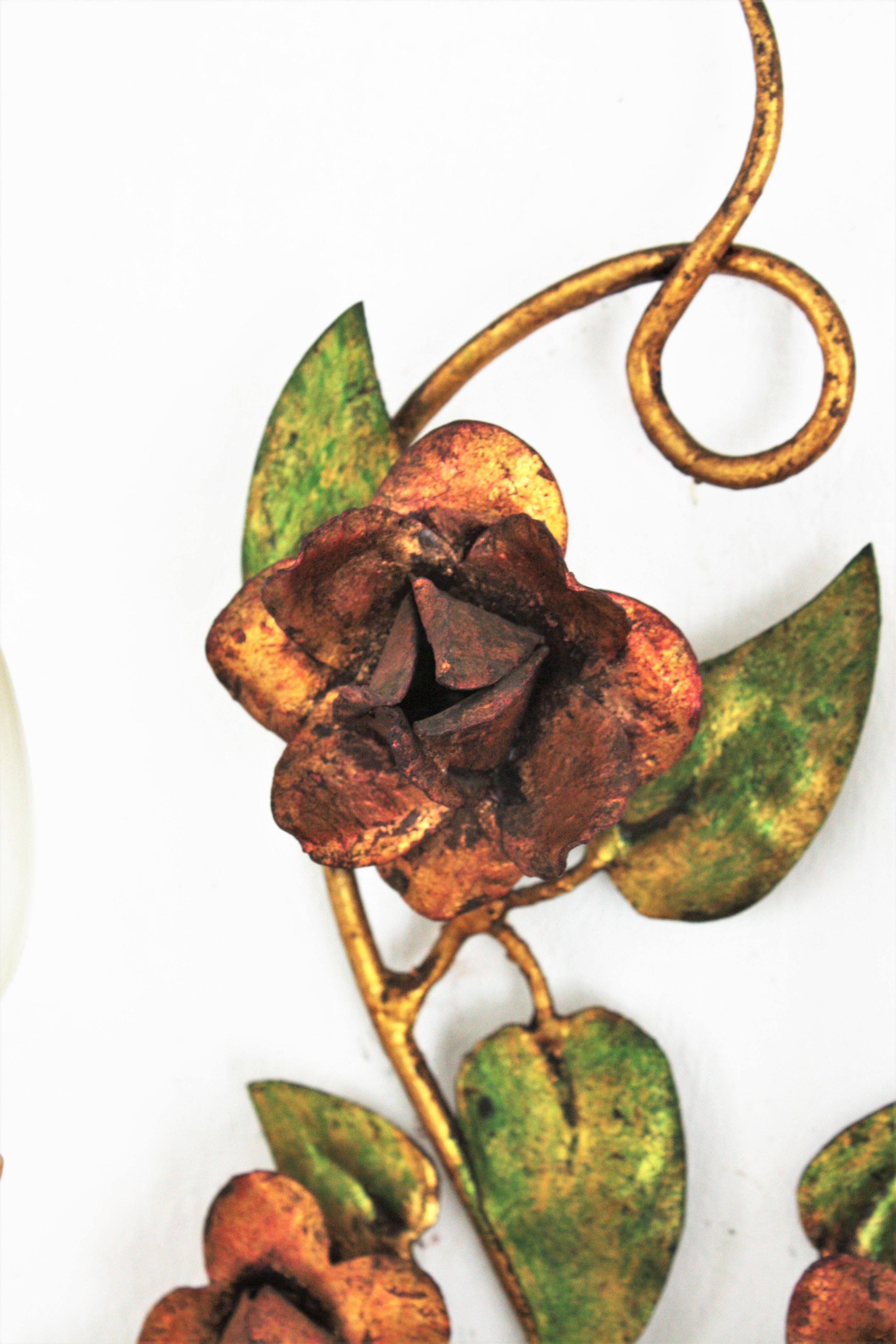 French Foliage Floral Wall Sconce in Polychrome Gilt Iron,  1940s In Good Condition In Barcelona, ES