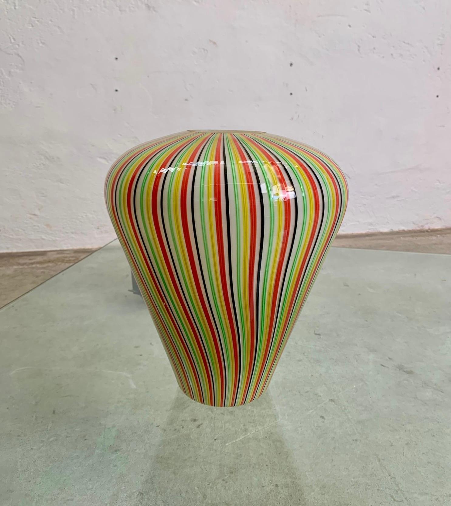 Mid-Century Modern Vase en verre polychrome par PAF Studio, Italie, années 1980 en vente