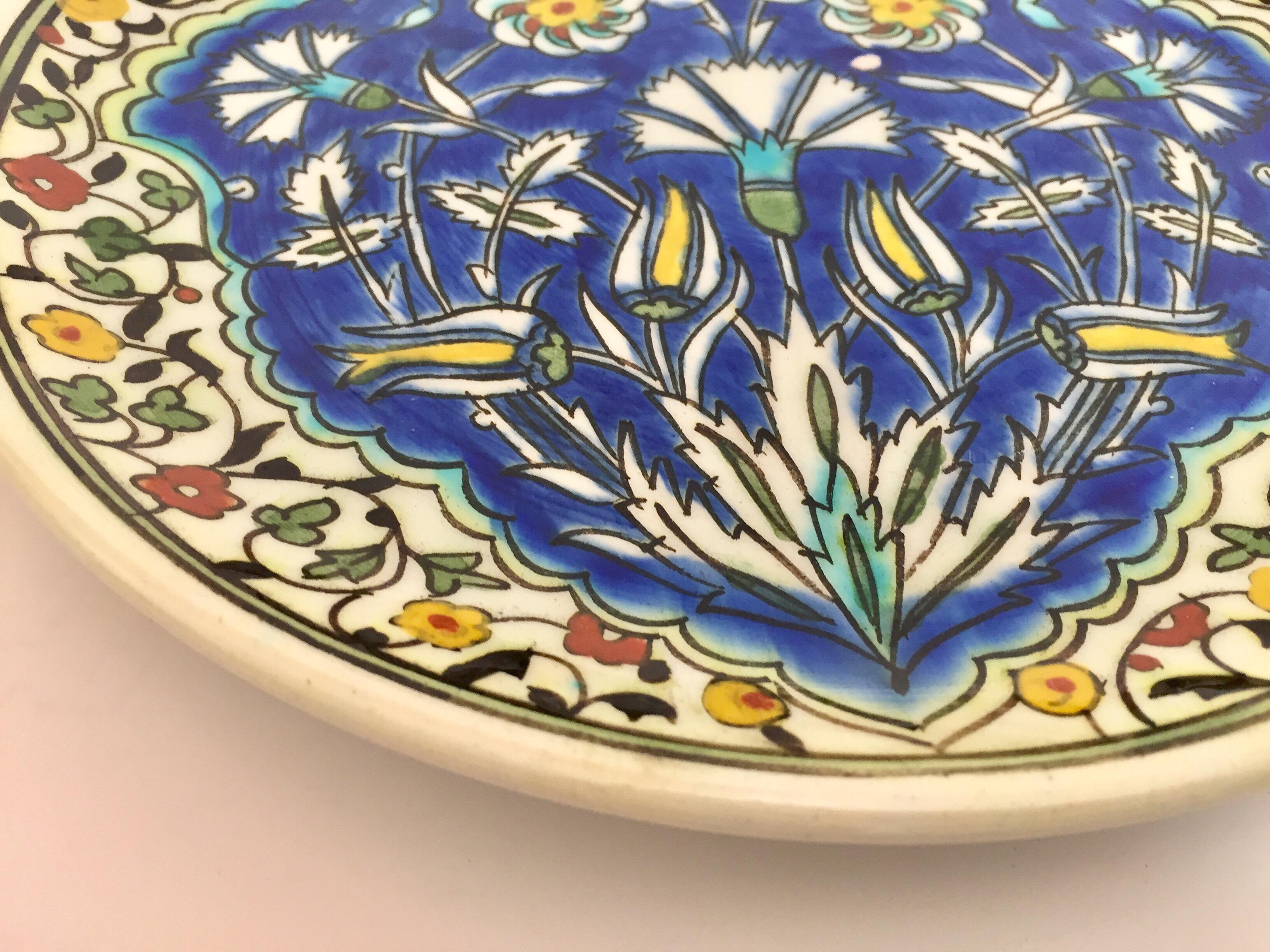 Polychrome Hand Painted Ceramic Decorative Plate with Moorish Floral Design In Good Condition For Sale In North Hollywood, CA