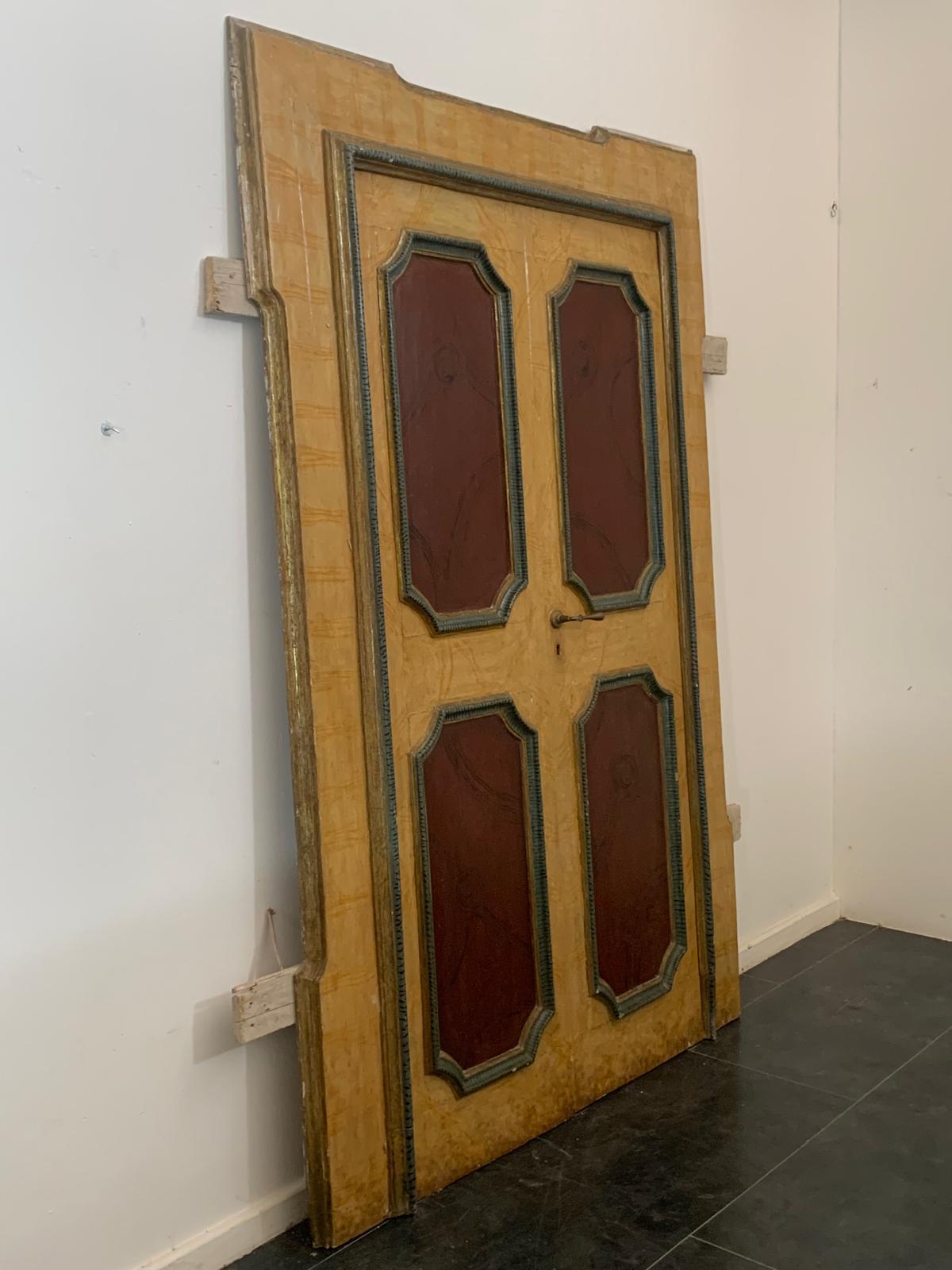 Polychrome Lacquered Portal and Door, 18th Century, Set of 2 In Good Condition For Sale In Montelabbate, PU