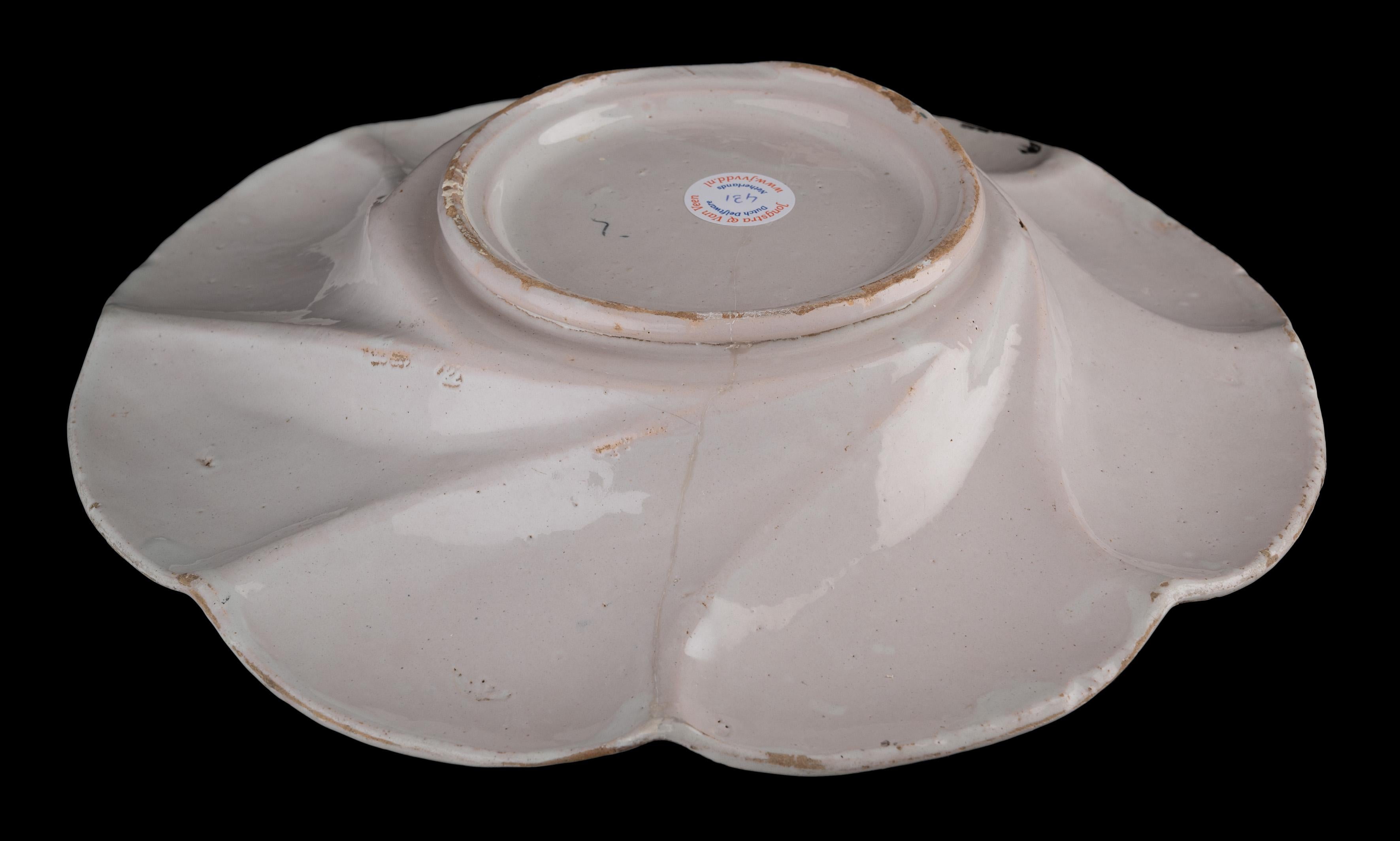 17th Century Polychrome lobed dish with King William III Delft, circa 1690 For Sale