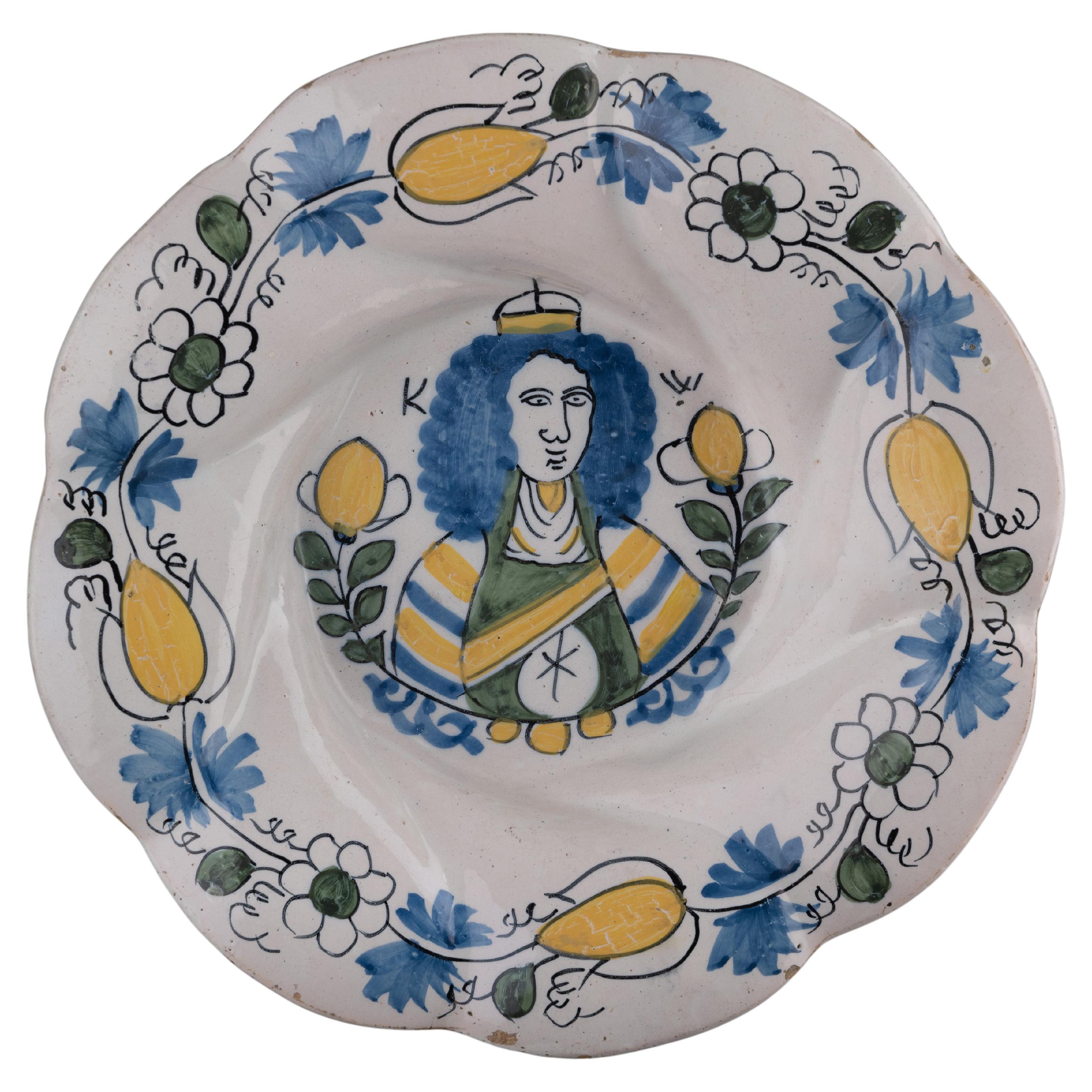 Polychrome lobed dish with King William III Delft, circa 1690 For Sale