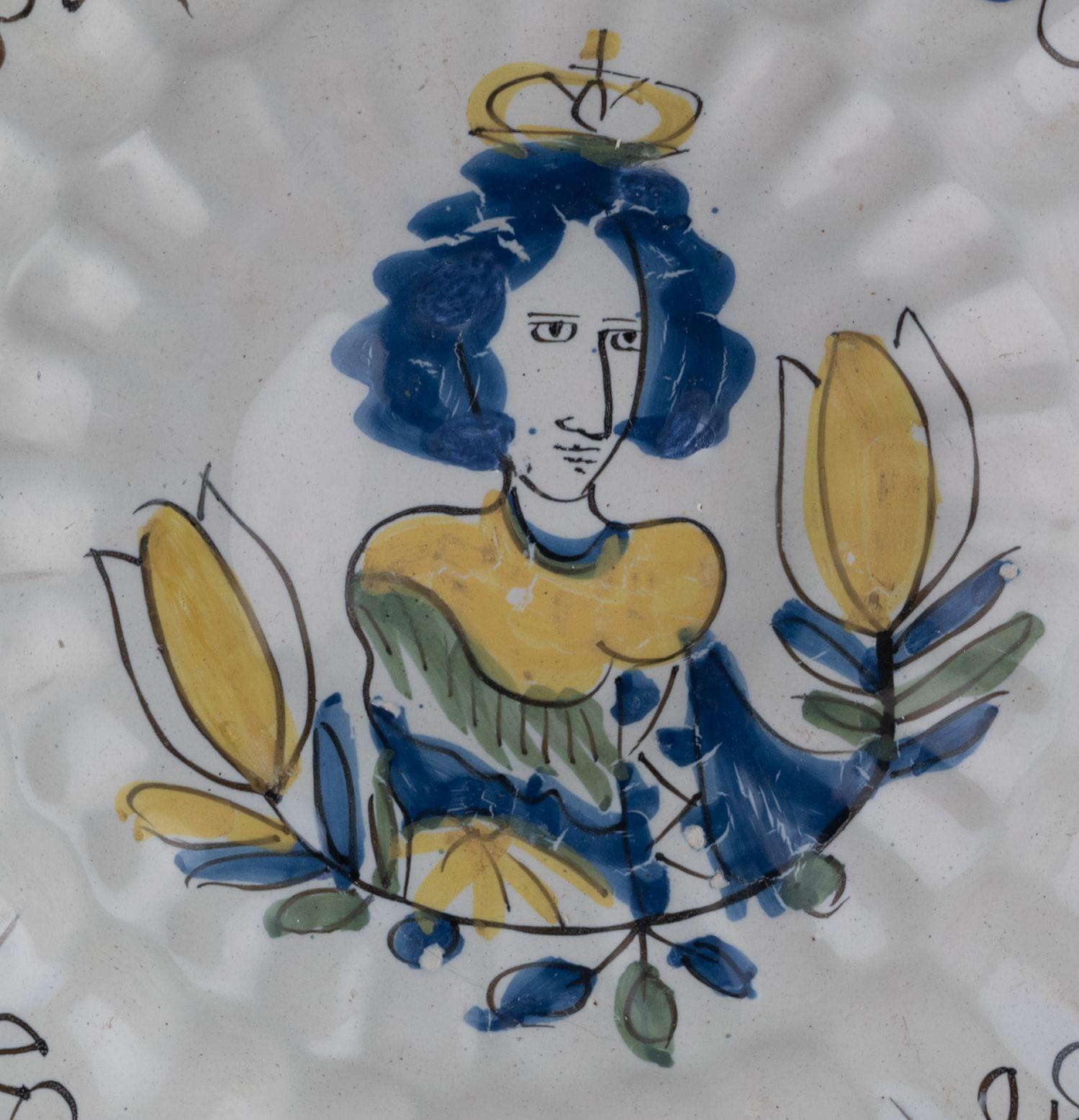 Baroque Polychrome lobed dish with Queen Mary II Stuart, Delft circa 1690 For Sale