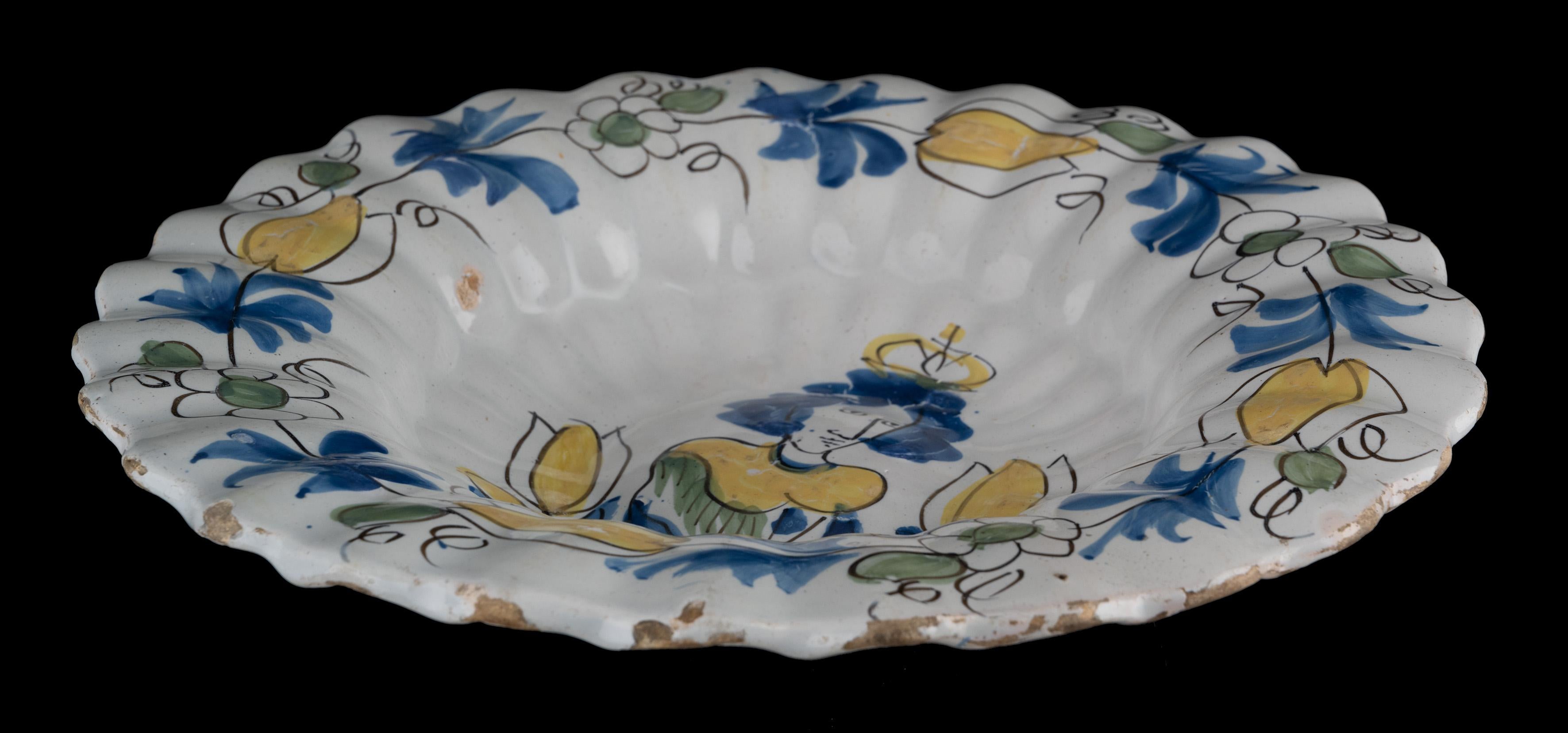 17th Century Polychrome lobed dish with Queen Mary II Stuart, Delft circa 1690 For Sale