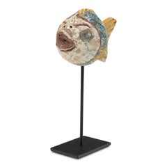 Polychrome Glücksfisch-Skulptur