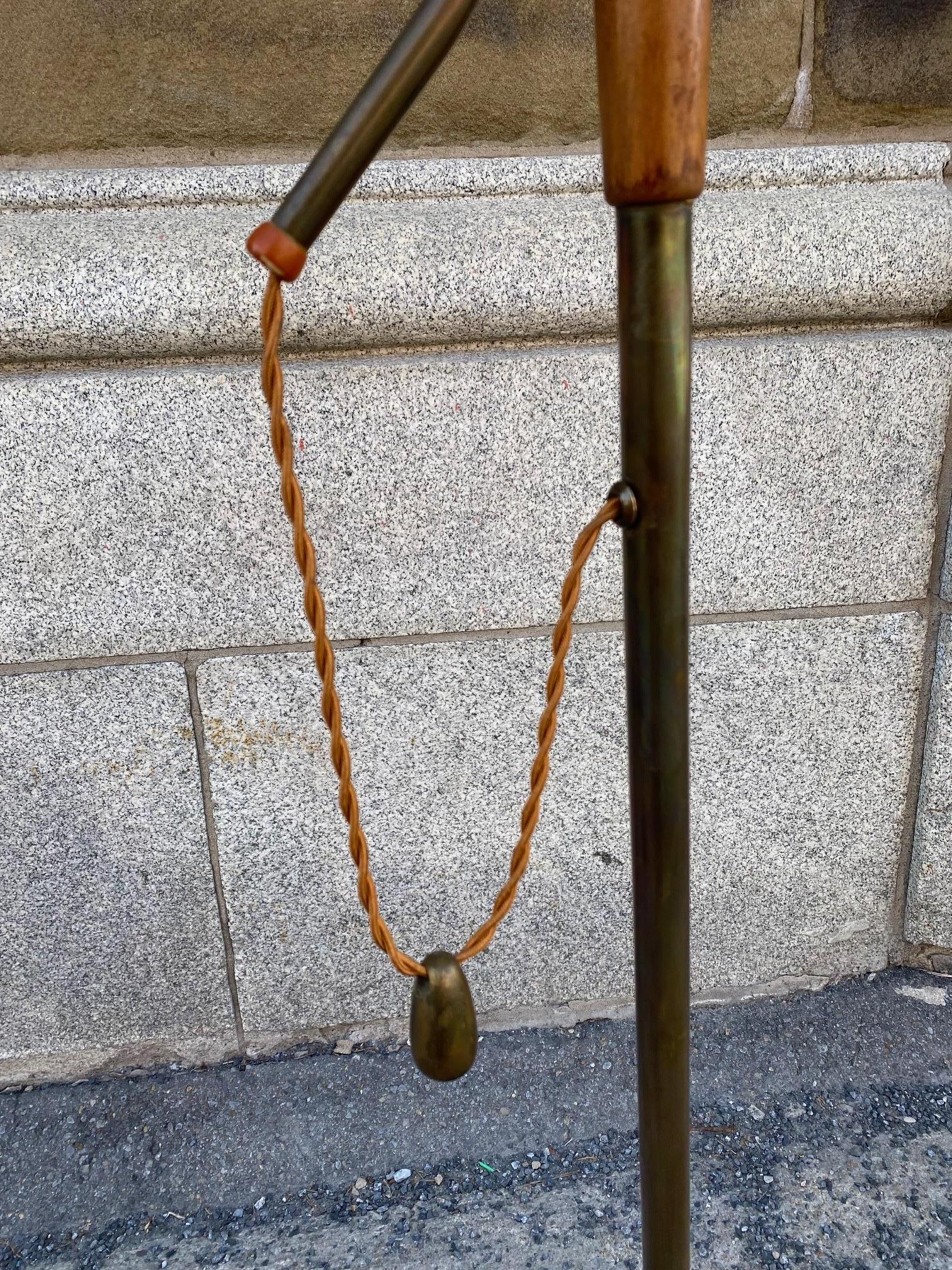 Metallo Lampada da terra regolabile in metallo policromo di Gerald Thurston per Lightolier in vendita