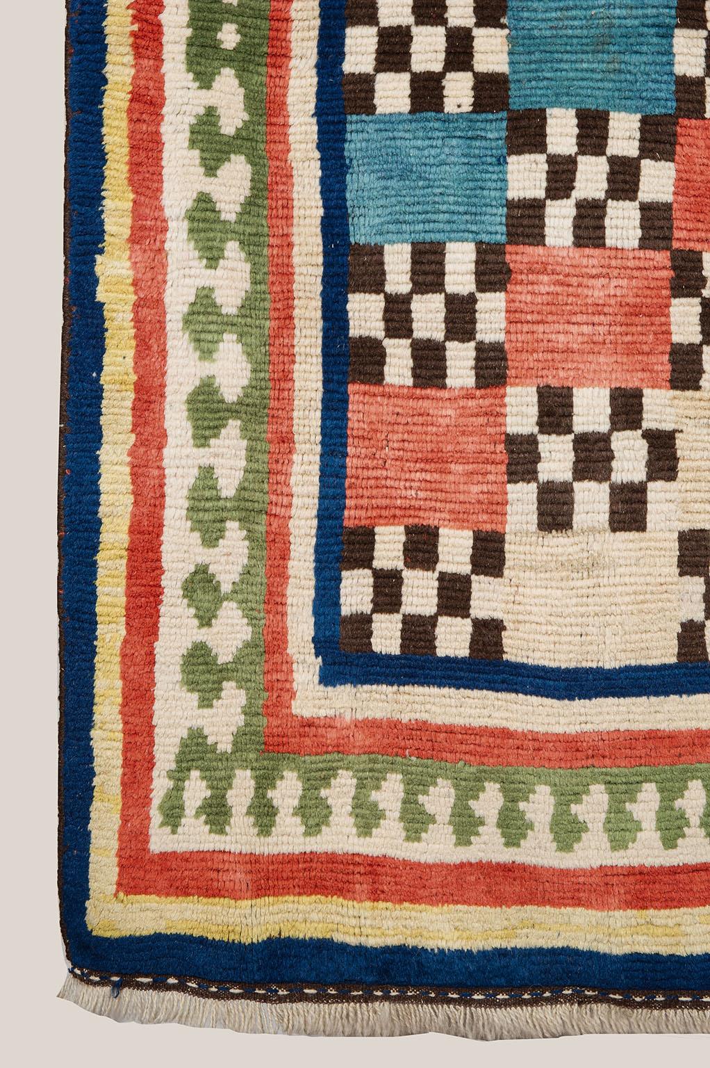 Polychrome Little Oriental Carpet In Excellent Condition For Sale In Alessandria, Piemonte