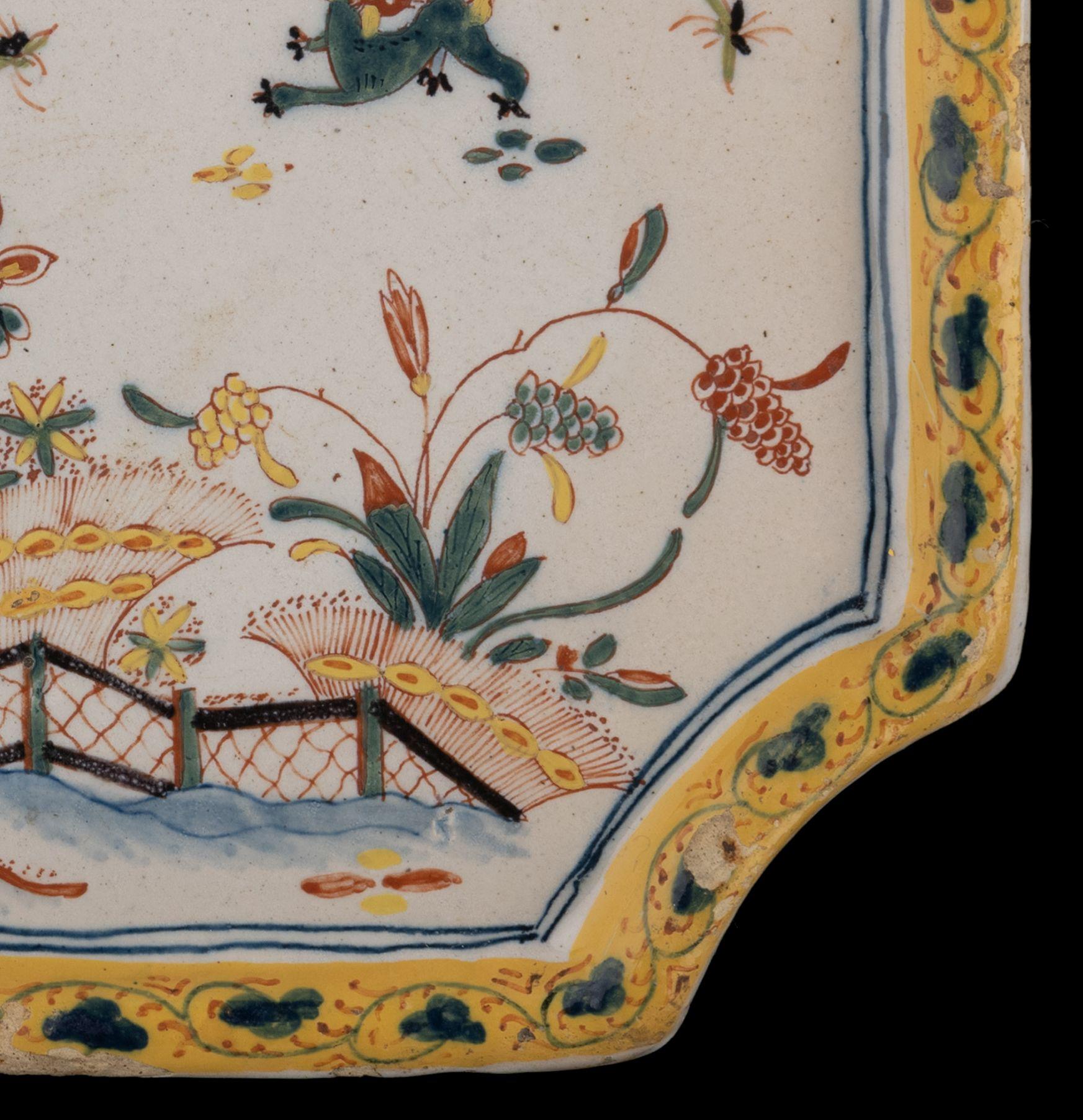 Polychrome plaque with oriental floral decoration Delft, 1740-1760 For Sale 1