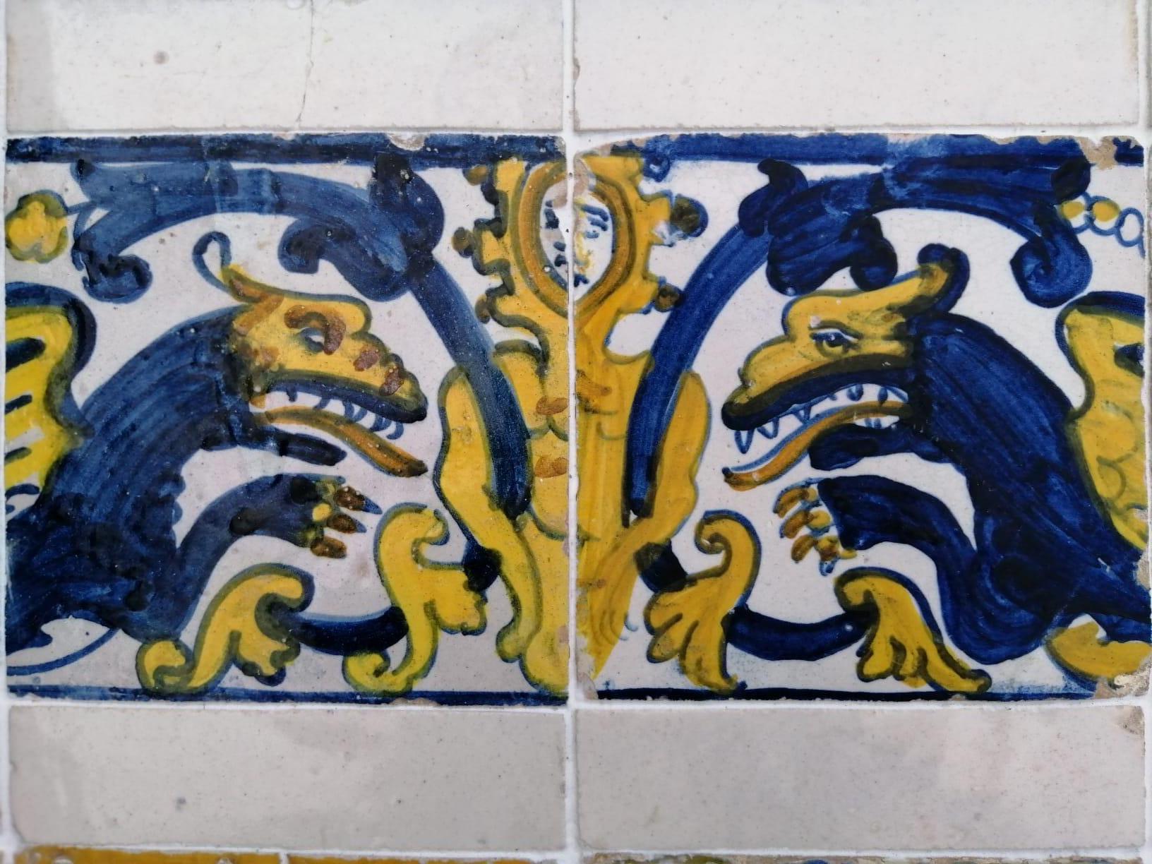 Polychrome Portuguese 17th Century Tile Composition In Fair Condition For Sale In Lisbon, PT