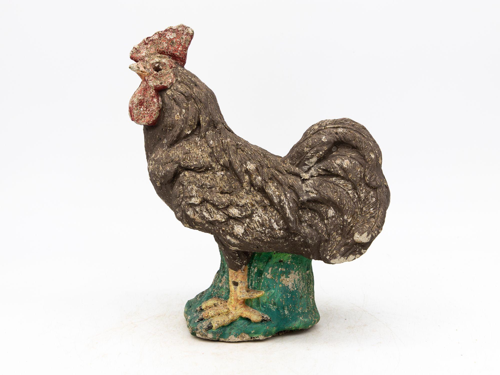 Polychromer französischer Landhaus Hahn aus Stein, Mitte des 20. Jahrhunderts (Französisch) im Angebot