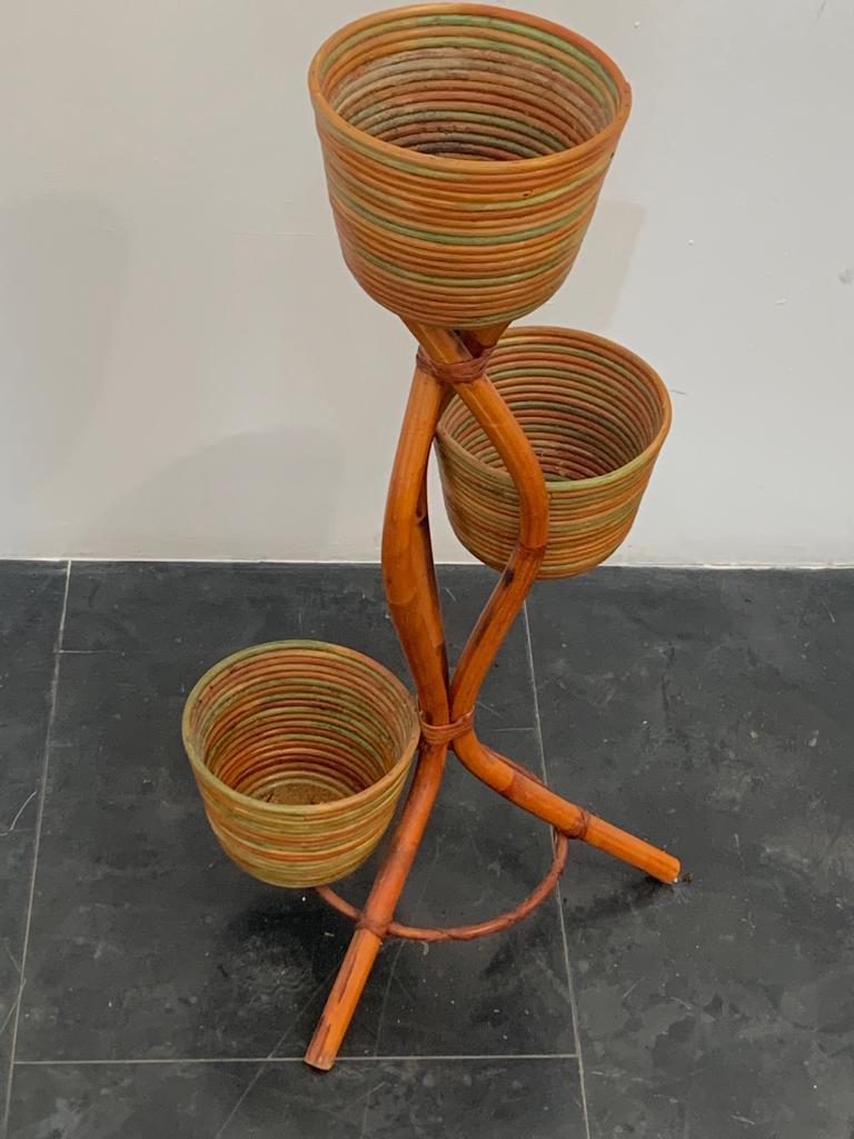Européen Tripods de vases polychromes en osier et bambou, 1970 en vente