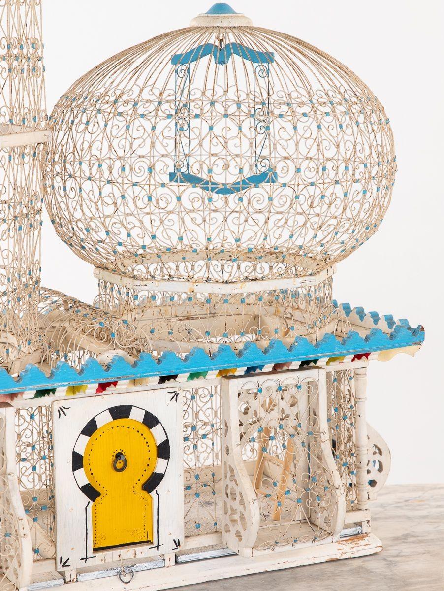 Français Cage à oiseaux en fil métallique polychrome, France, 20ème siècle en vente