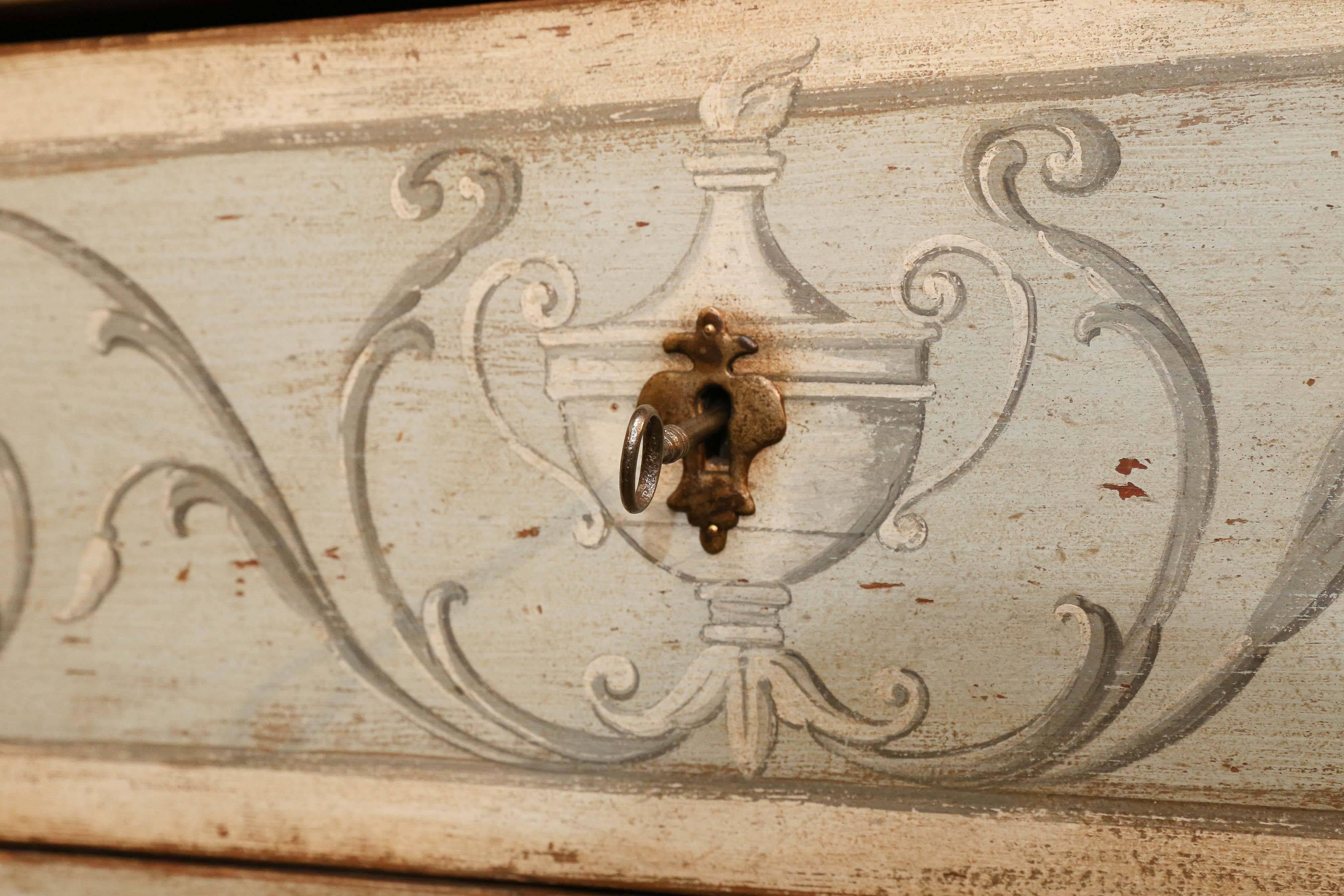 Policromo Cassapanca italiana in stile neoclassico policromato, XIX secolo in vendita