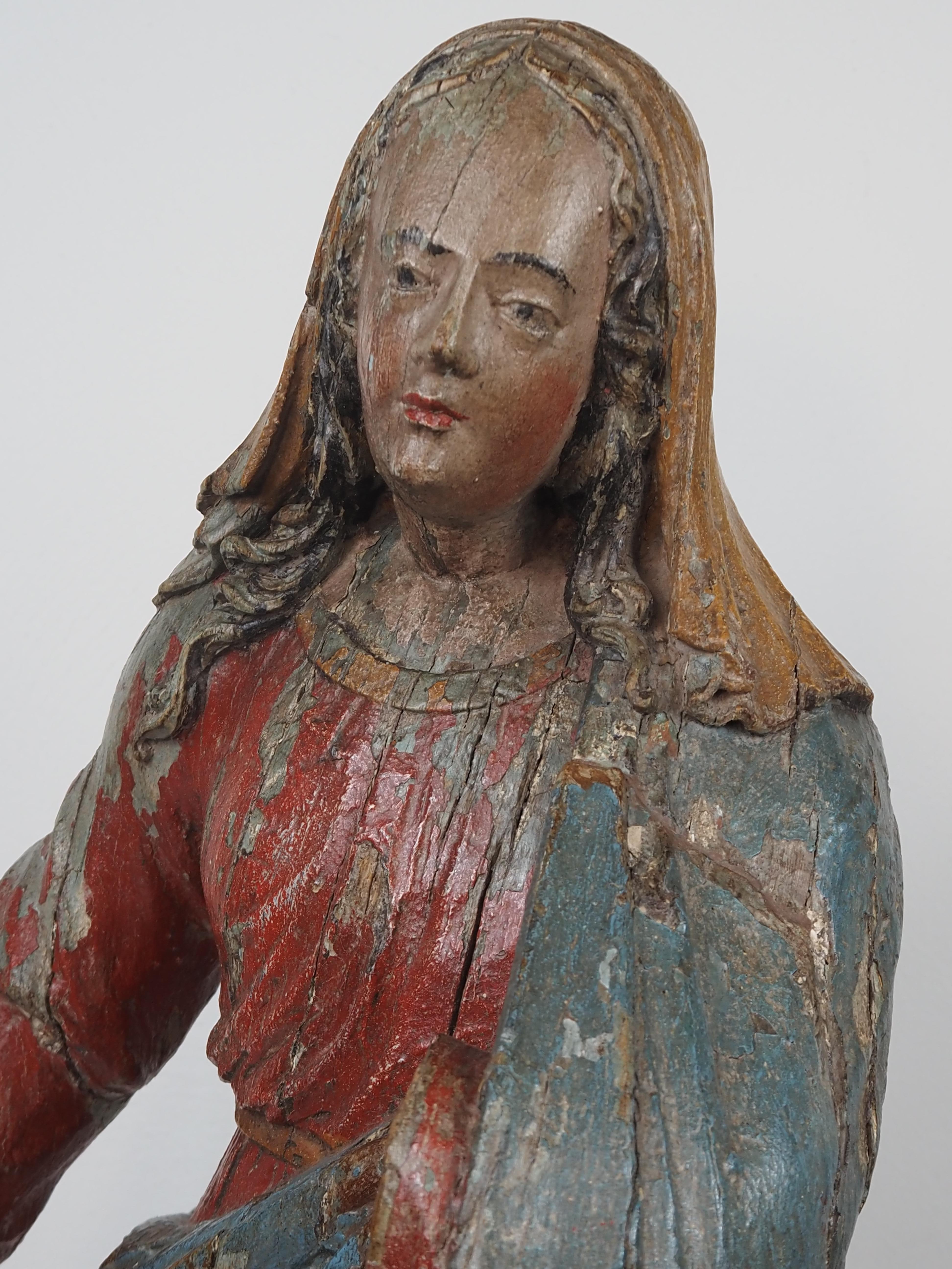 Polychromed Oak Figure of the Virgin, Kneeling, 17th century in vendita 10