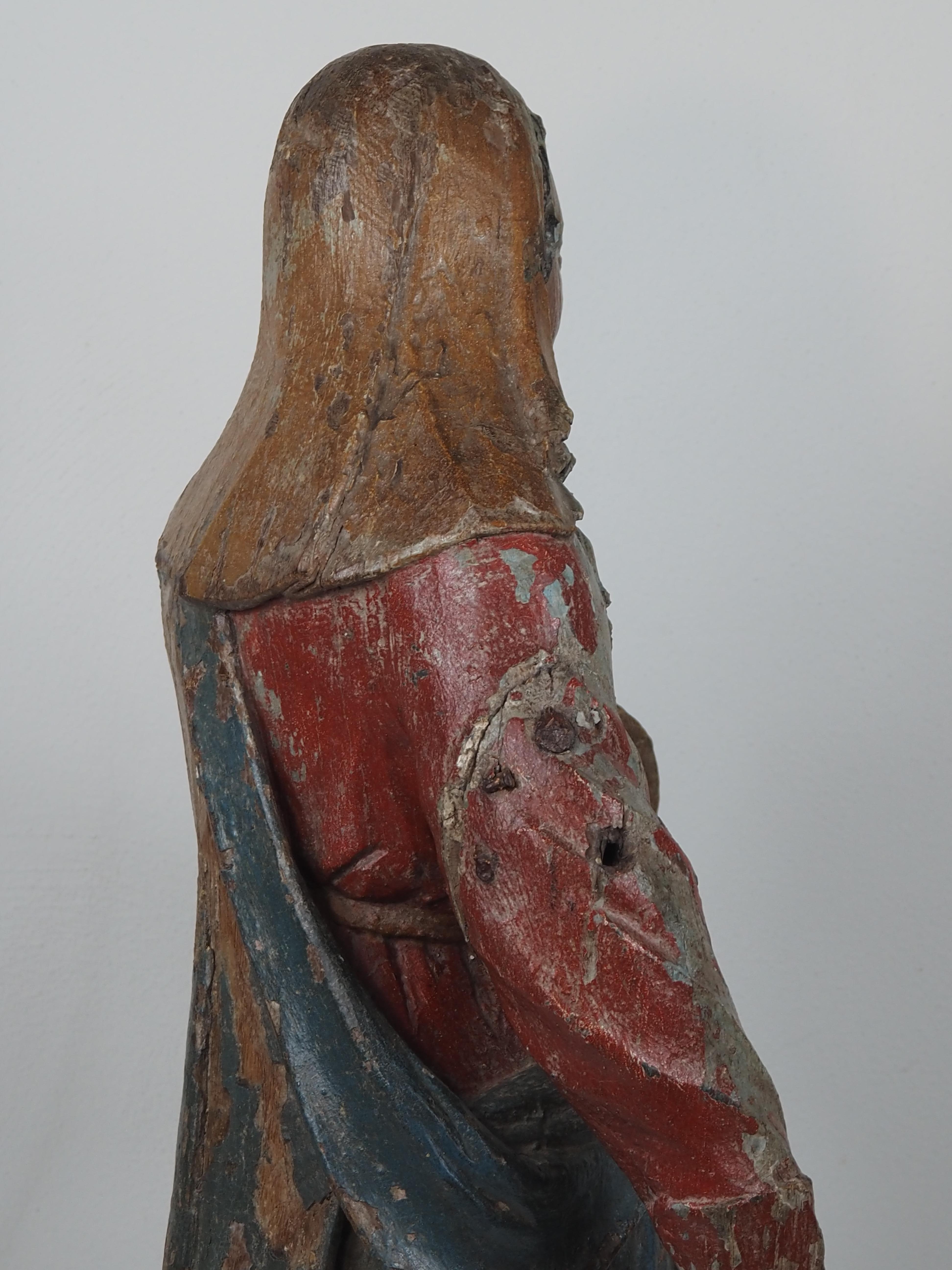 Polychromed Oak Figure of the Virgin, Kneeling, 17th century in vendita 1