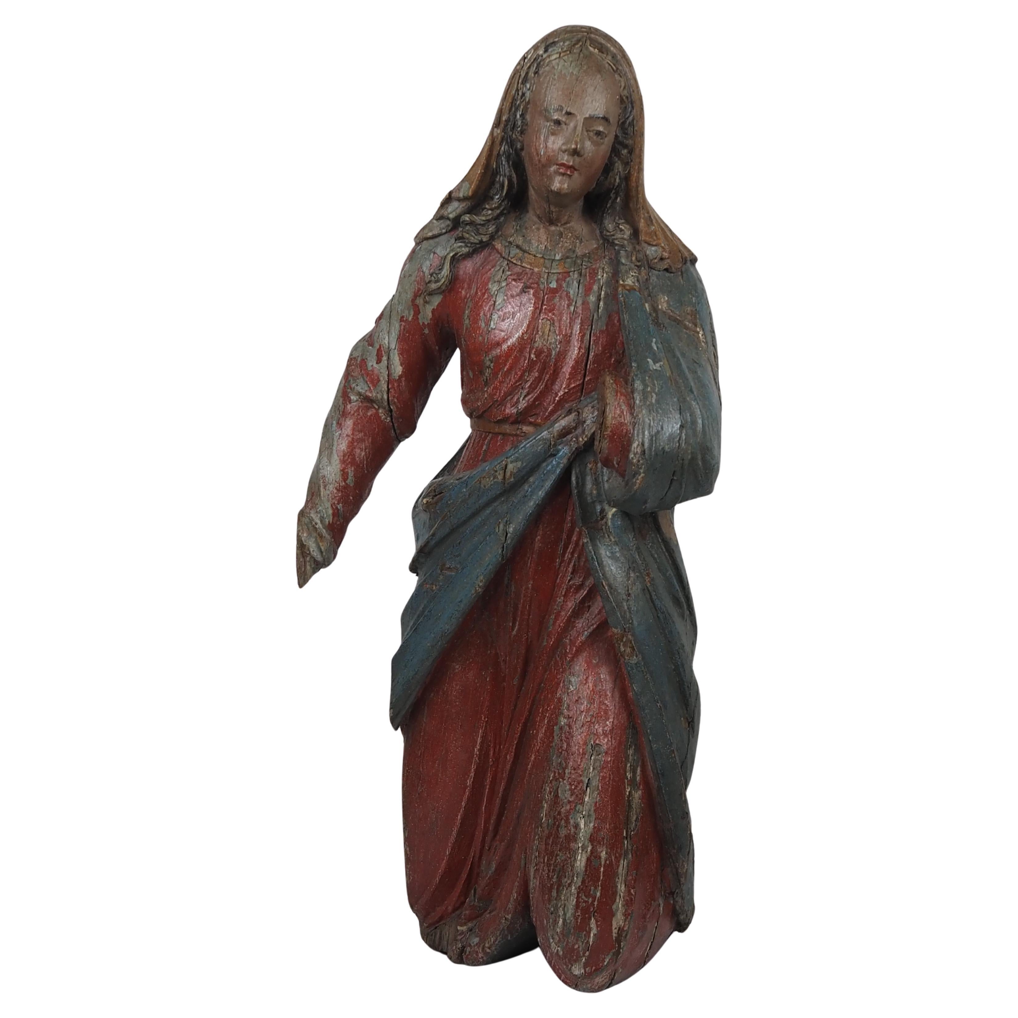 Polychromed Oak Figure of the Virgin, Kneeling, 17th century in vendita