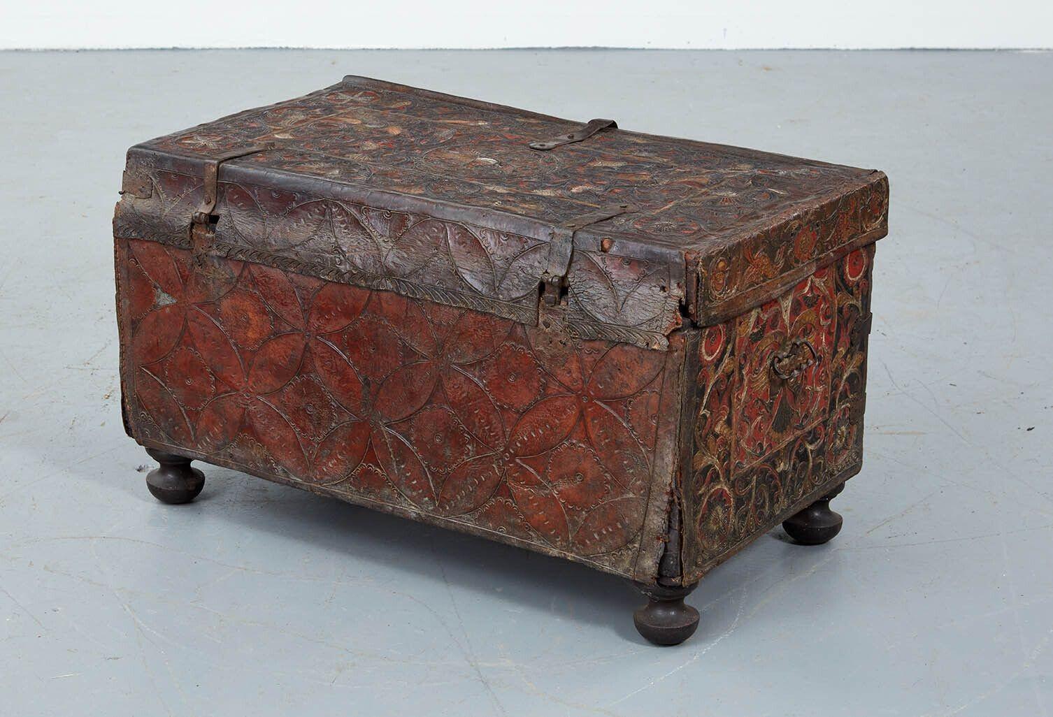 Polychromed Spanish Colonial Leather Trunk For Sale 8