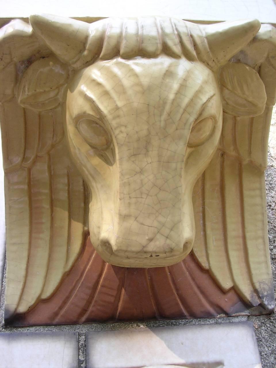 Facart de chapelle en terre cuite polychromée en vente 1