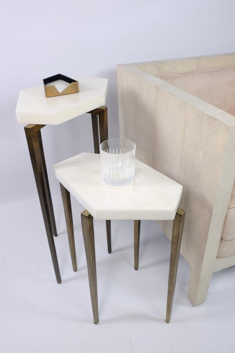 Polygonal Nesting Tables in Rock Crystal and Old Brass Patina by Ginger Brown In New Condition For Sale In Bourguebus, FR