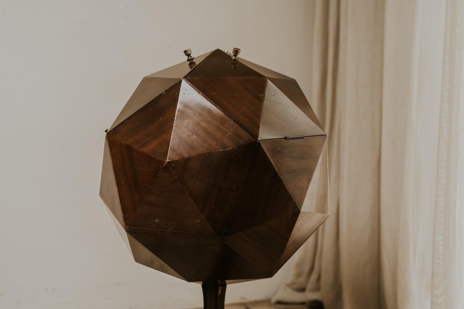 Vintage design, Ico Parisi rolling polyhedron mahogany bar, made in Italy, 1955.