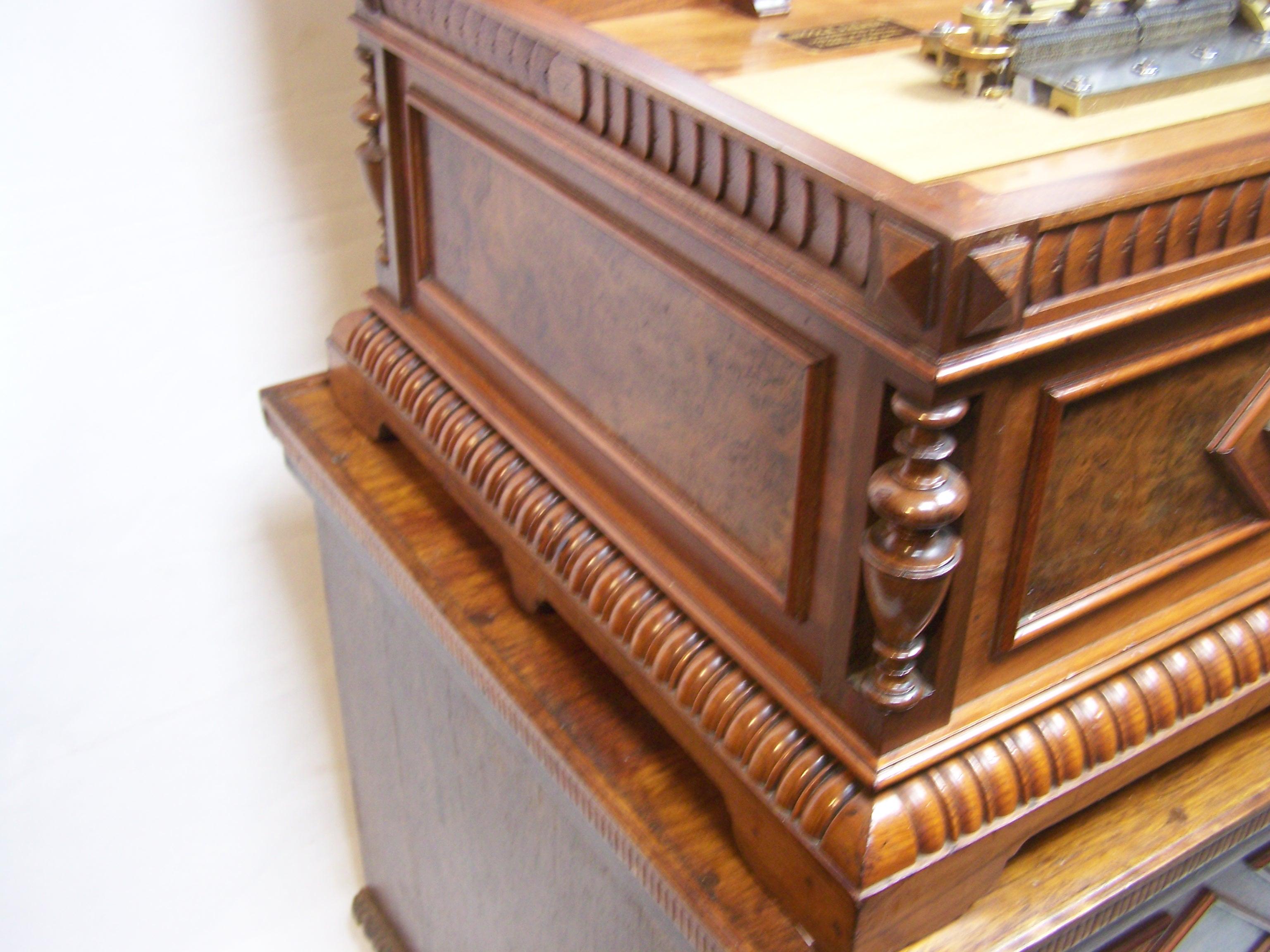 Polyphon 45D disc music box with double comb and disc storage 2