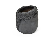 Vase à pompons en céramique émaillée de Trish DeMasi
