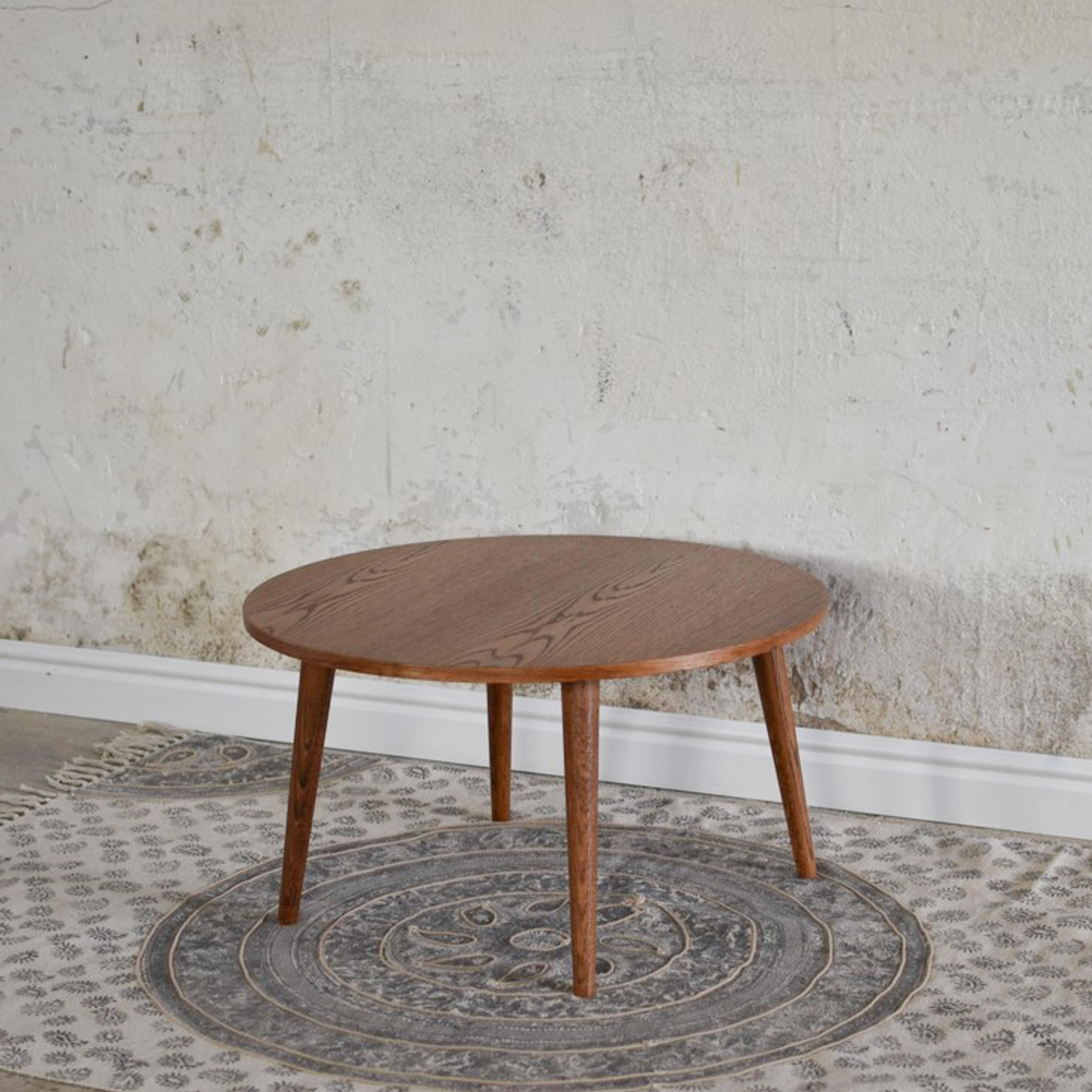 Poma Large Coffee Table by Pastform
Dimensions: D 75 x W 75 x H 42 cm.
Materials: Stained and varnished wood.

Available in different wood color finishes: Whiskey, Rum, BPA, Nobel, Brandy, Schwarz, and Natura. Available in two different widths: