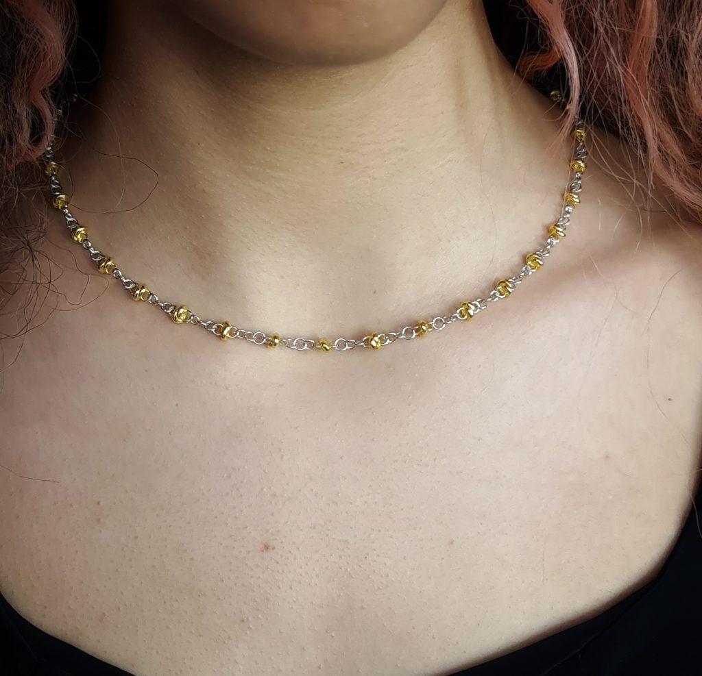 Feine Granatapfel-Halskette, 18 Karat Gold (Moderne) im Angebot