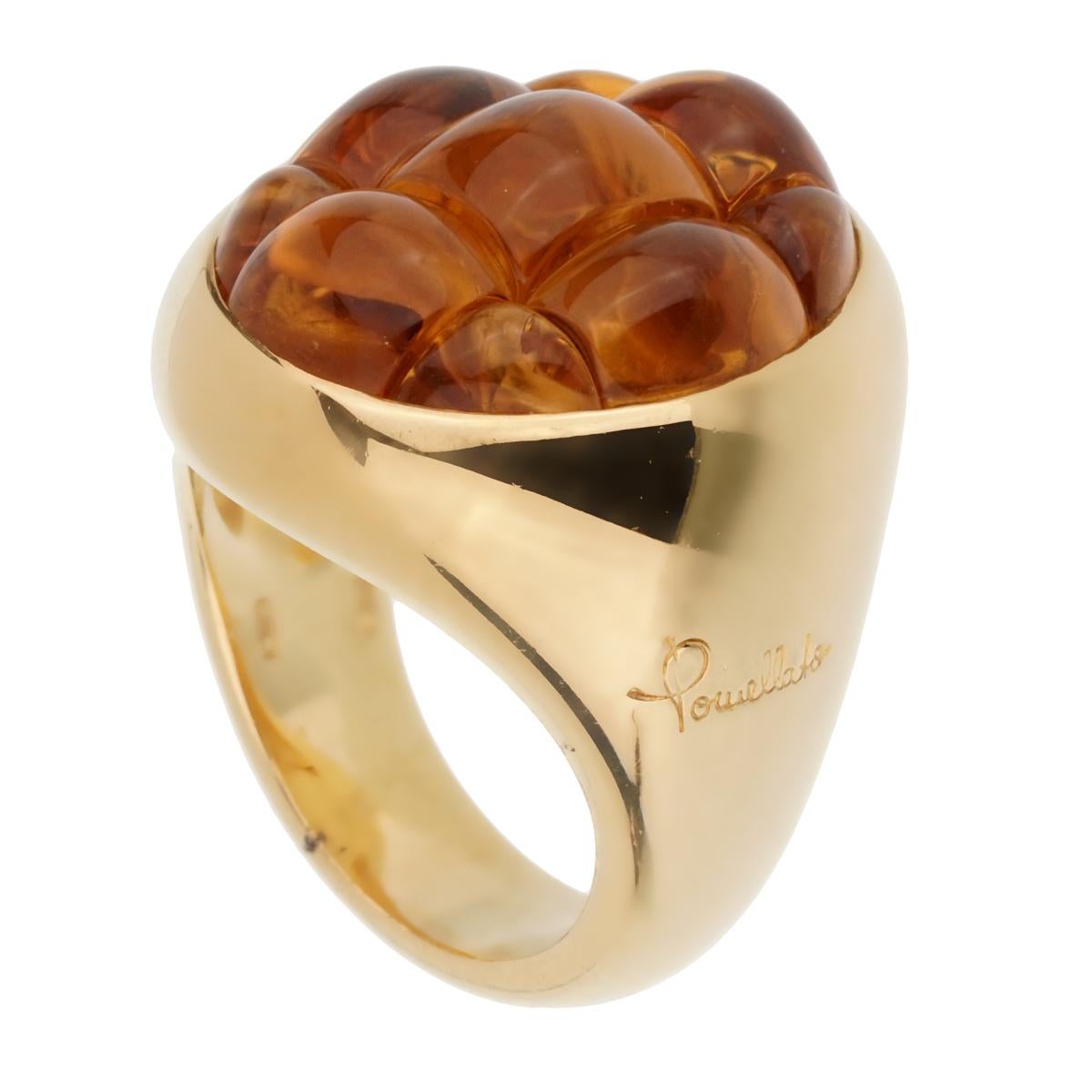 Ein fabelhafter, brandneuer Pomellato-Ring mit einem 16-karätigen Citrin, der in schimmerndes 18-karätiges Gelbgold gefasst ist. Der Ring hat die Größe 7,25 und kann in der Größe geändert werden.

Verkaufspreis: $9000
Sku: 2329