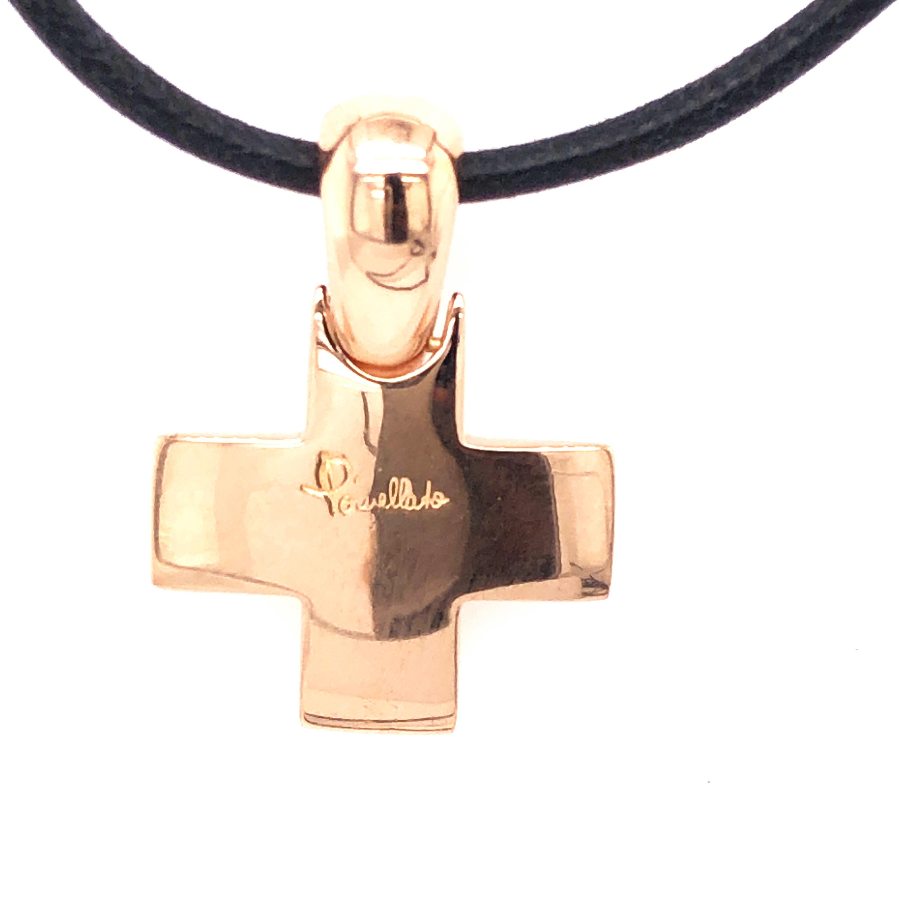 A Chic, Timeless Classic: Pomellato 18Kt Rose Gold Cross, perfect to wear with any attire.
In its original beautiful Red Lacquer case.
A Long Black leather ribbon is included.
Size: 0.787x0.984 inches