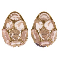 Pomellato Boucles d'oreilles bombées Omega en or jaune rosé 18 carats et mosaïque de quartz rose