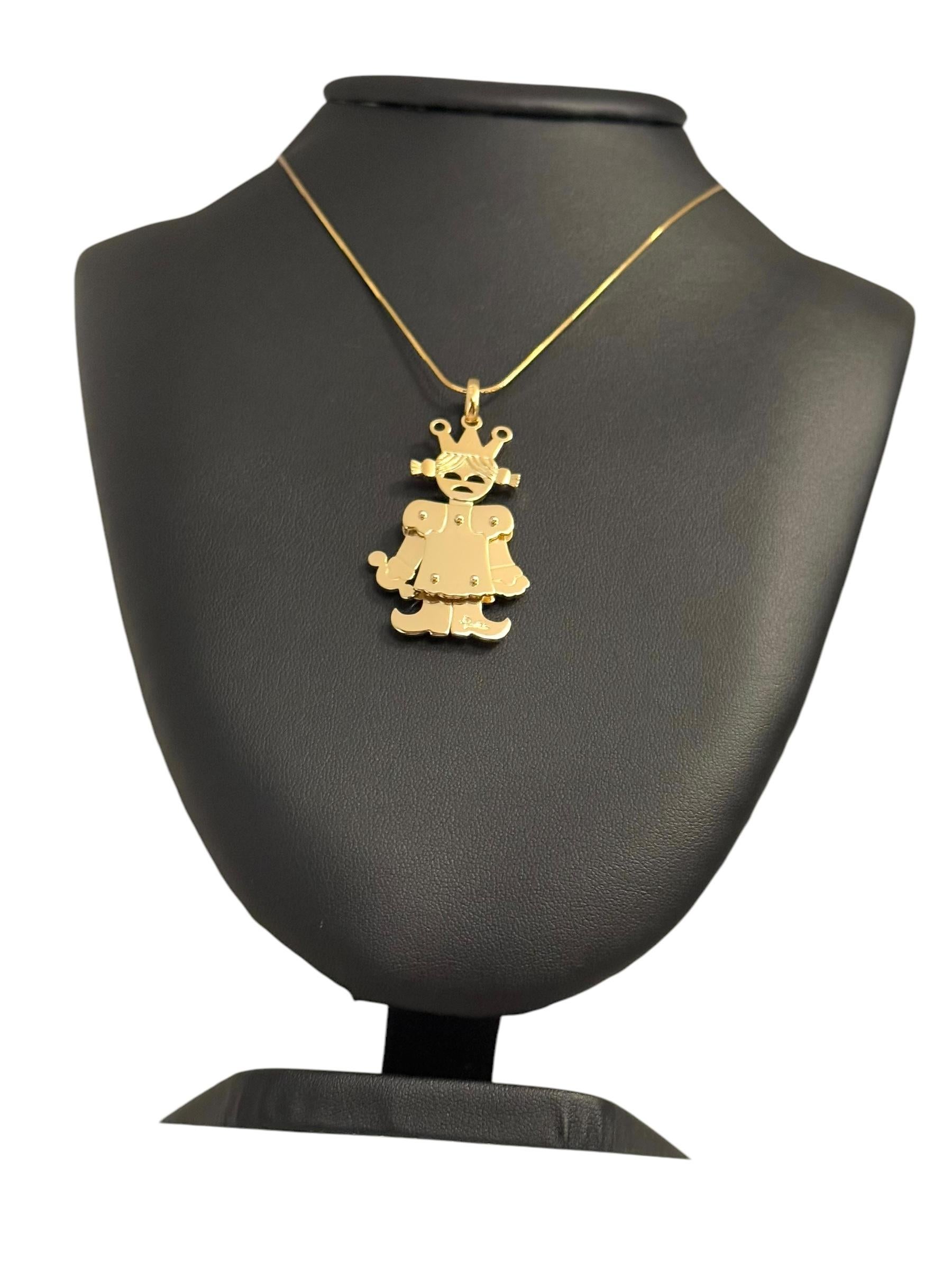 Pomellato 18karat Yellow Gold Queen Pendant Maxi Size For Sale 6