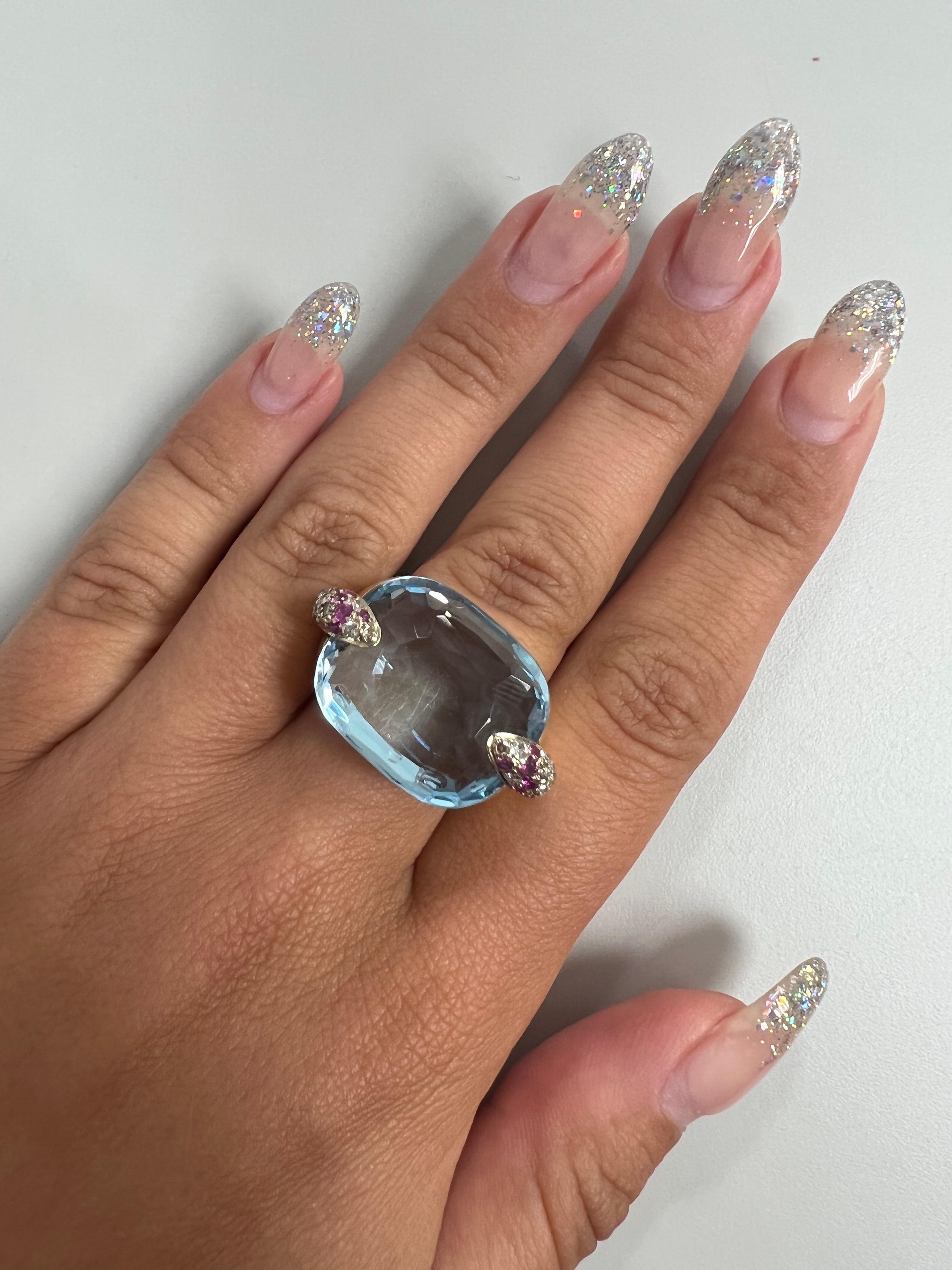 Pomellato 30 Carat Blue Topaz and 18K Gold Pin Up Cocktail Ring For Sale 1