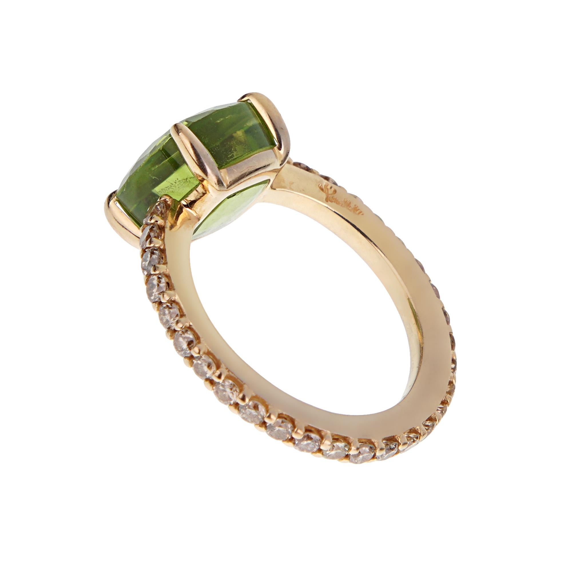 Taille mixte Pomellato 3.84 Carat Peridot Champagne Diamond 18k Yellow Gold Ring Sz 5 1/4 en vente