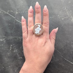 Pomellato Concha Tallada 18 Kilates Oro Rosa Eva Serpiente Cameo Signet Ring