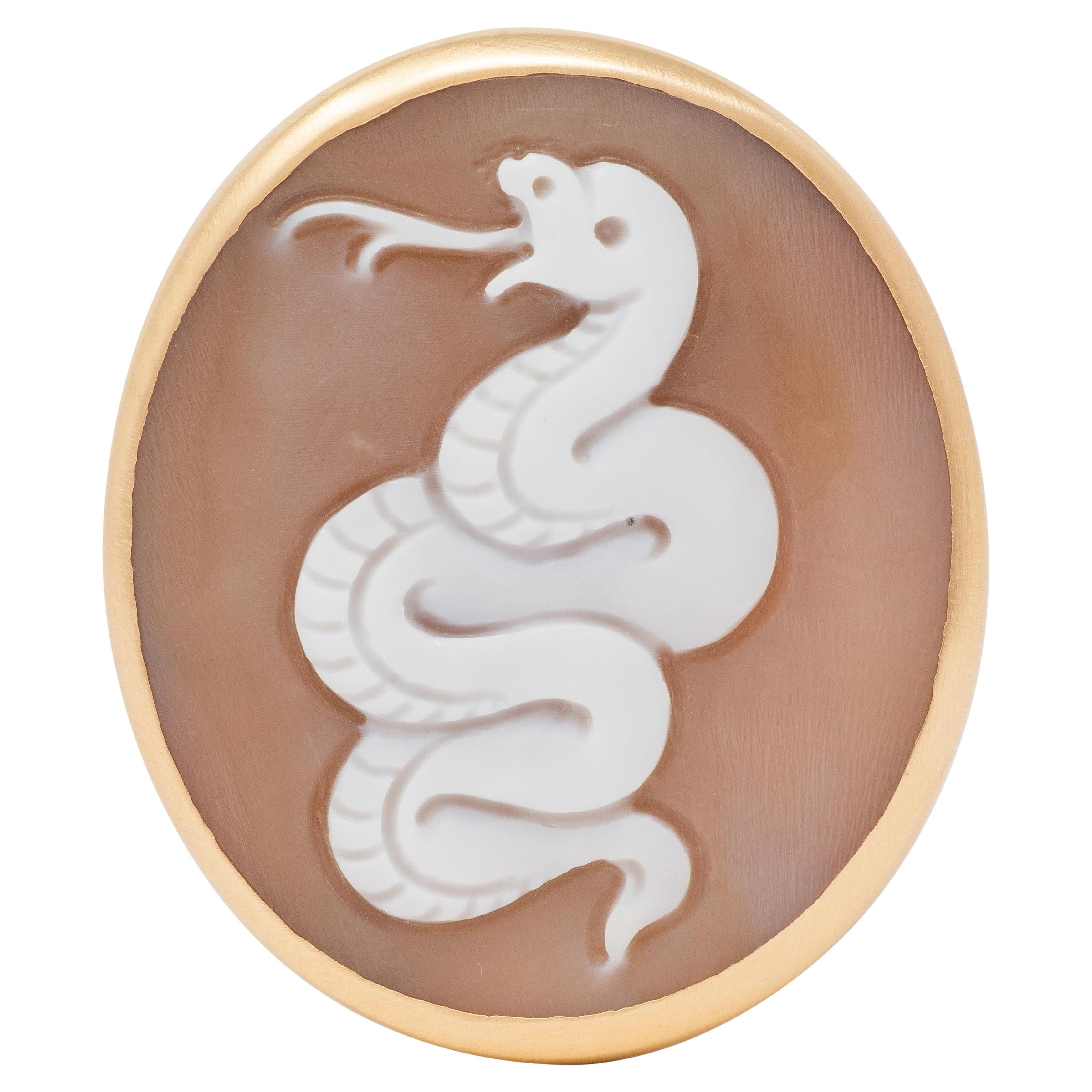 Pomellato Carved Shell 18 Karat Rose Gold Eva Snake Cameo Signet Ring in vendita