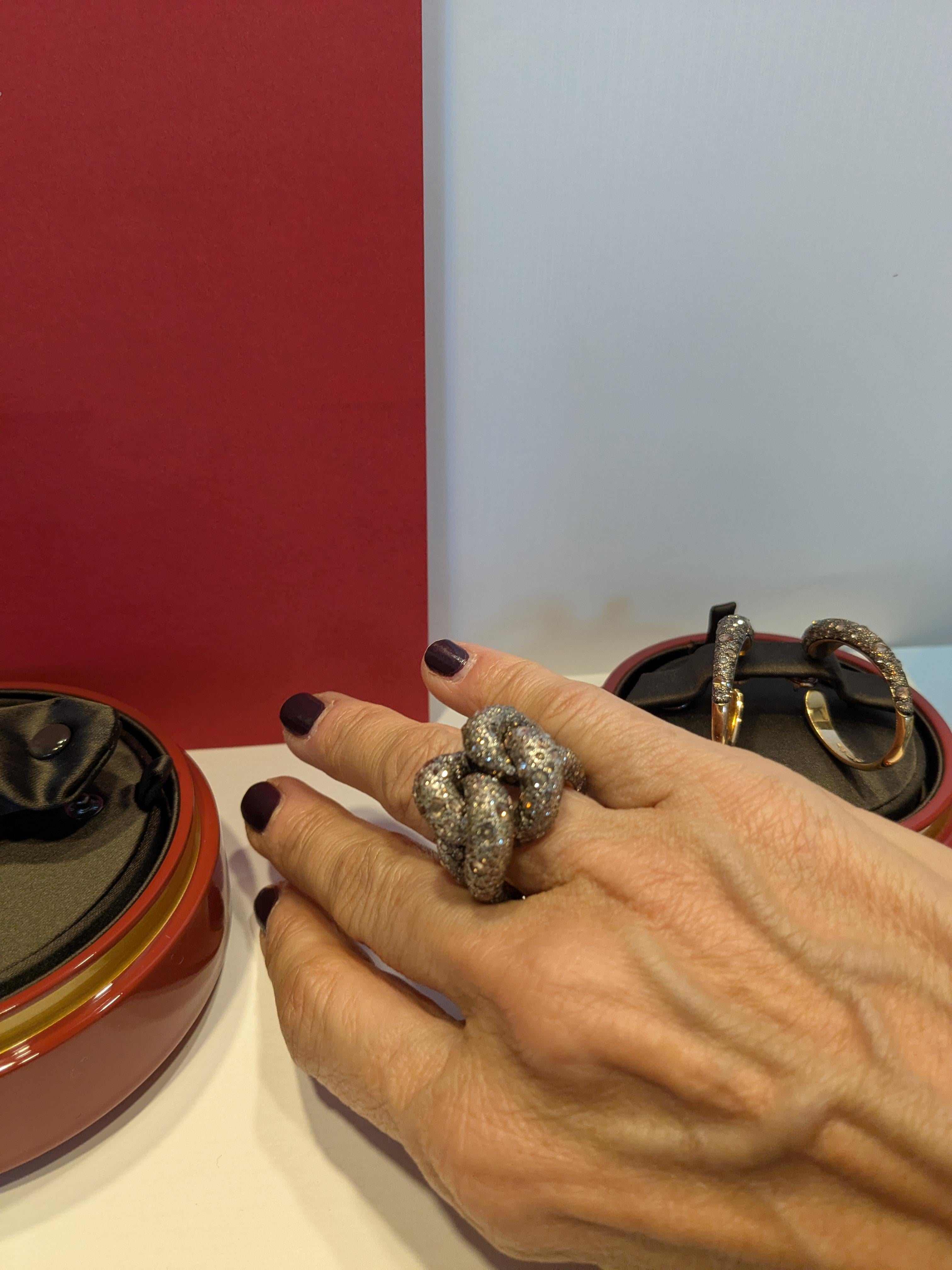 Pomellato Catene ring in 18k  rose gold and brown diamonds with box For Sale 4