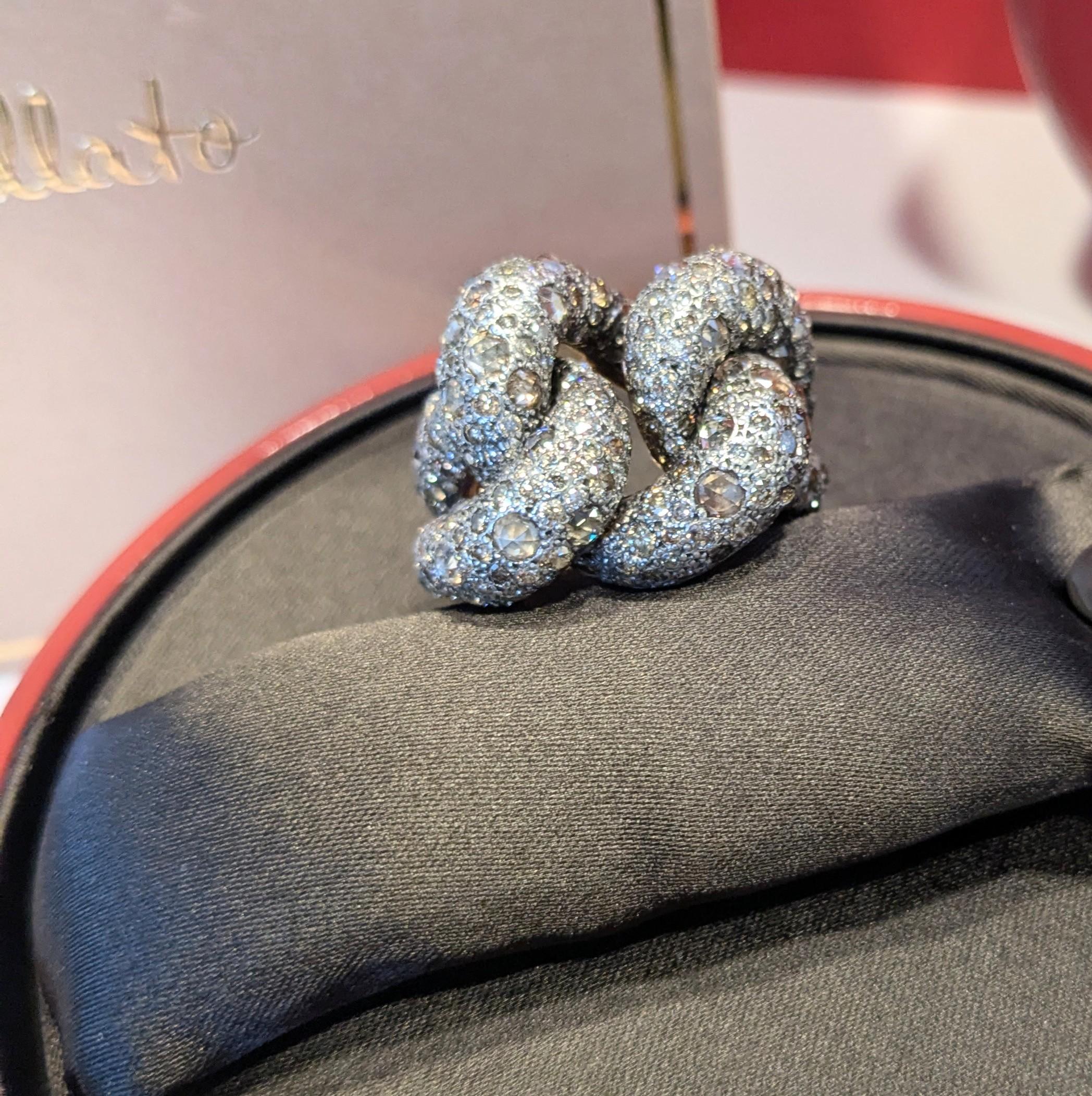 Pomellato Catene ring in 18k  rose gold and brown diamonds
Price new 22.500€

Pomellatto Established 43 years ago in the Italian city of Milan, Pomellato has been forging its own meticulous path in jewelry making for many years. Having started life