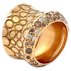Pomellato Cocco Diamond 18 Karat Rose Gold Graduated Wide Band Ring Modern