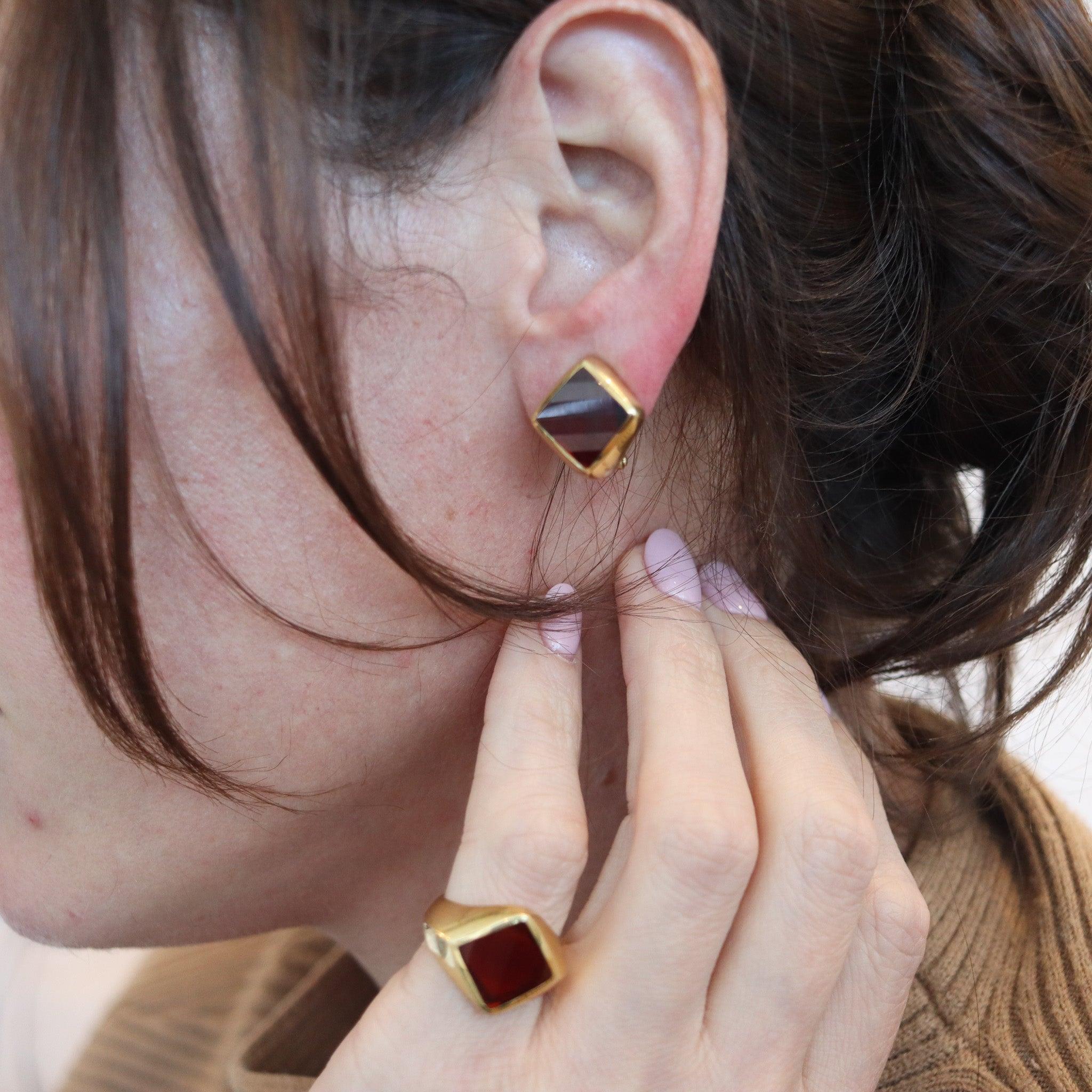 POMELLATO Cocktail Ring In Solid 18Kt Yellow Gold With Kite Faceted Red Garnet In Excellent Condition For Sale In Miami, FL